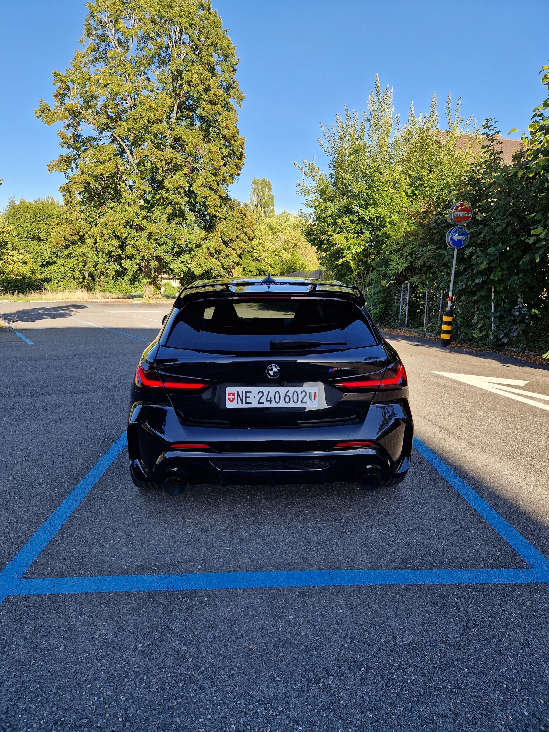 BMW M135i xDrive Steptronic-image-6