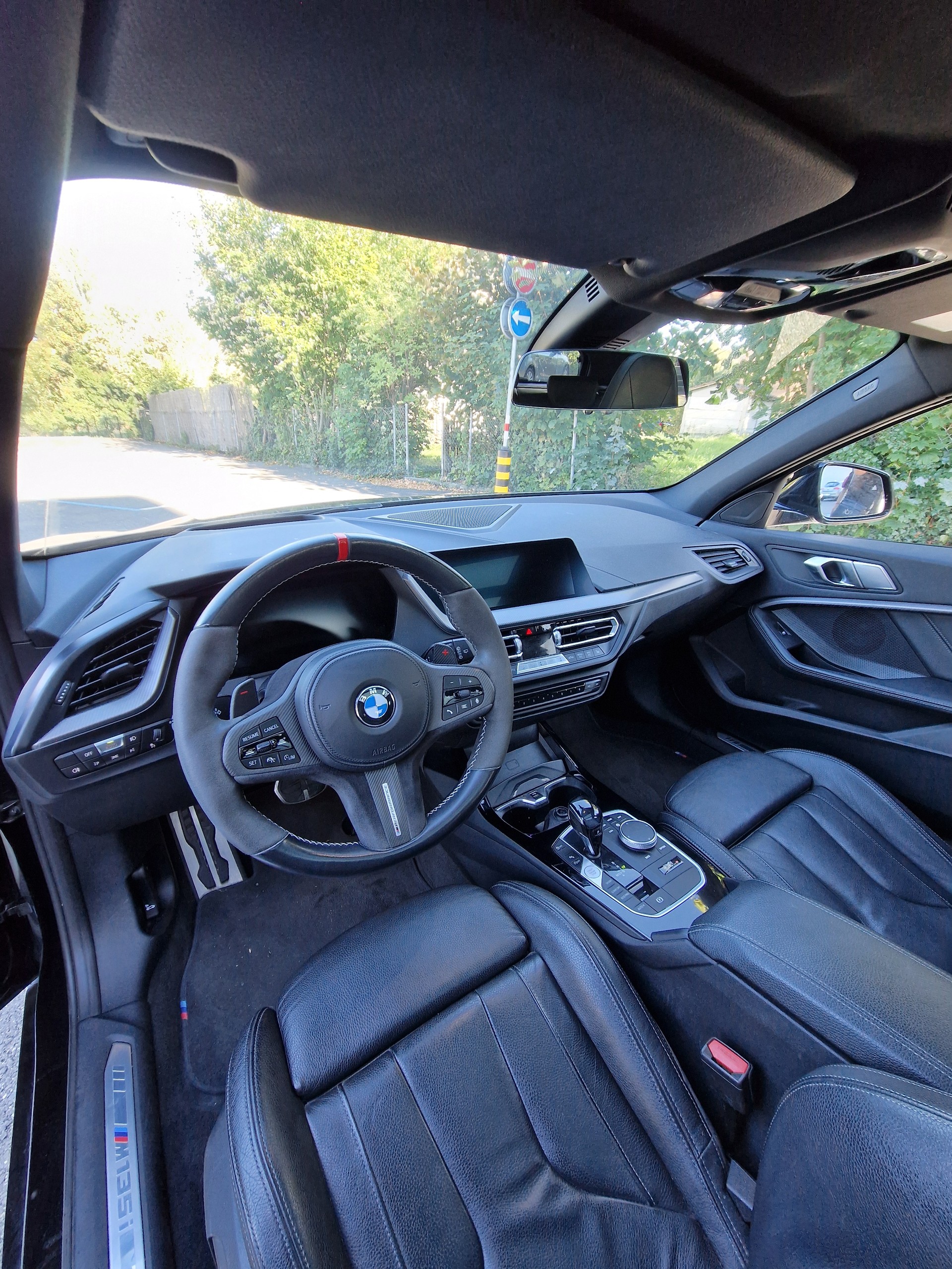 BMW M135i xDrive Steptronic-image-4