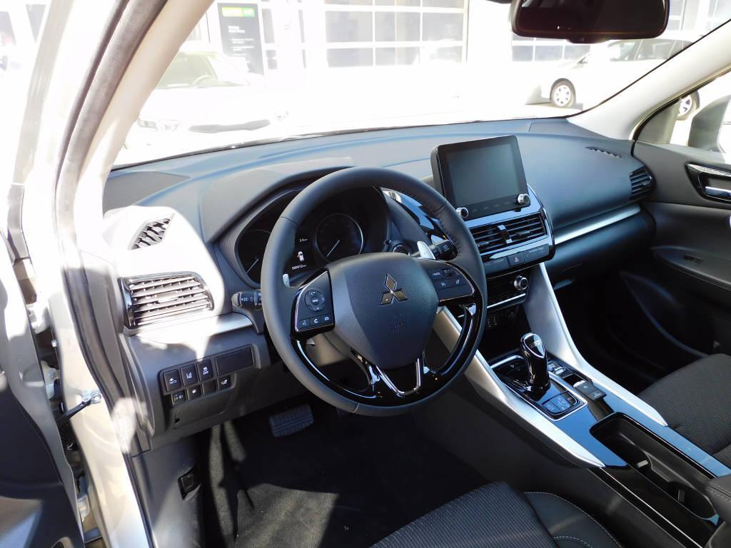 MITSUBISHI Eclipse Cross 2.4 PHEV Inform 4x4-image-3