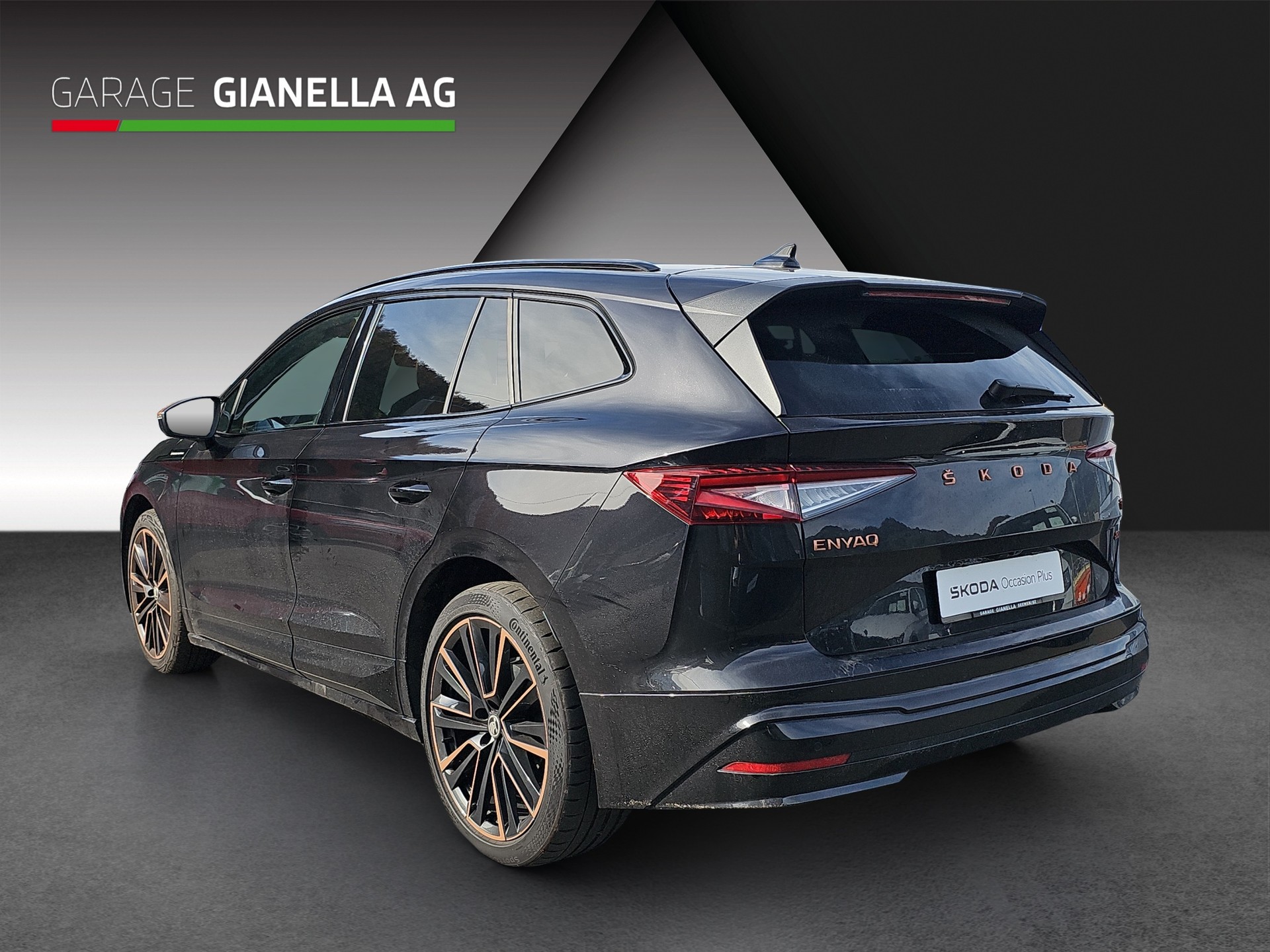 SKODA Enyaq iV 80x Founders Edition-showroom-element-2