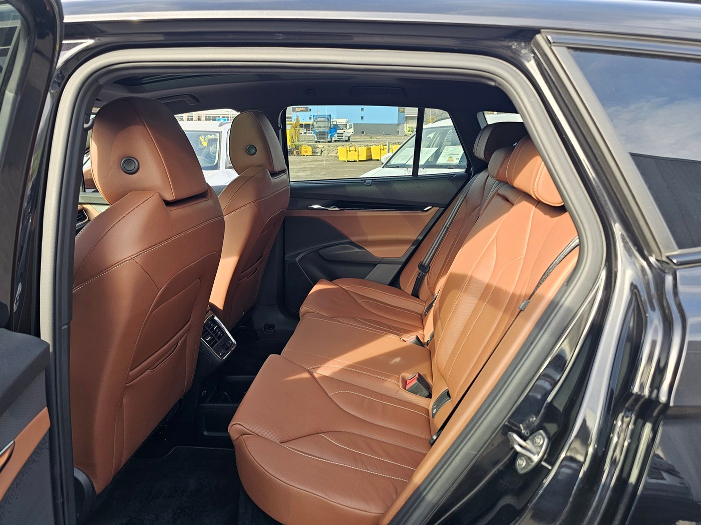 SKODA Enyaq iV 80x Founders Edition-image-8
