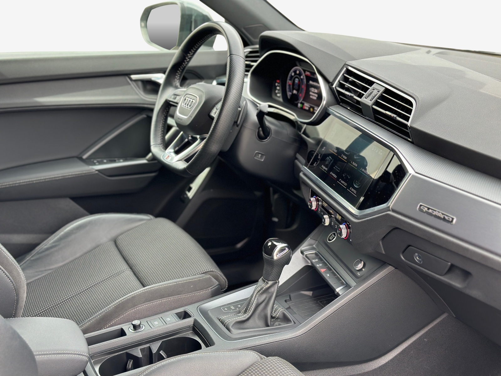 AUDI Q3 35 TDI S line Attraction quattro S-tronic-image-9