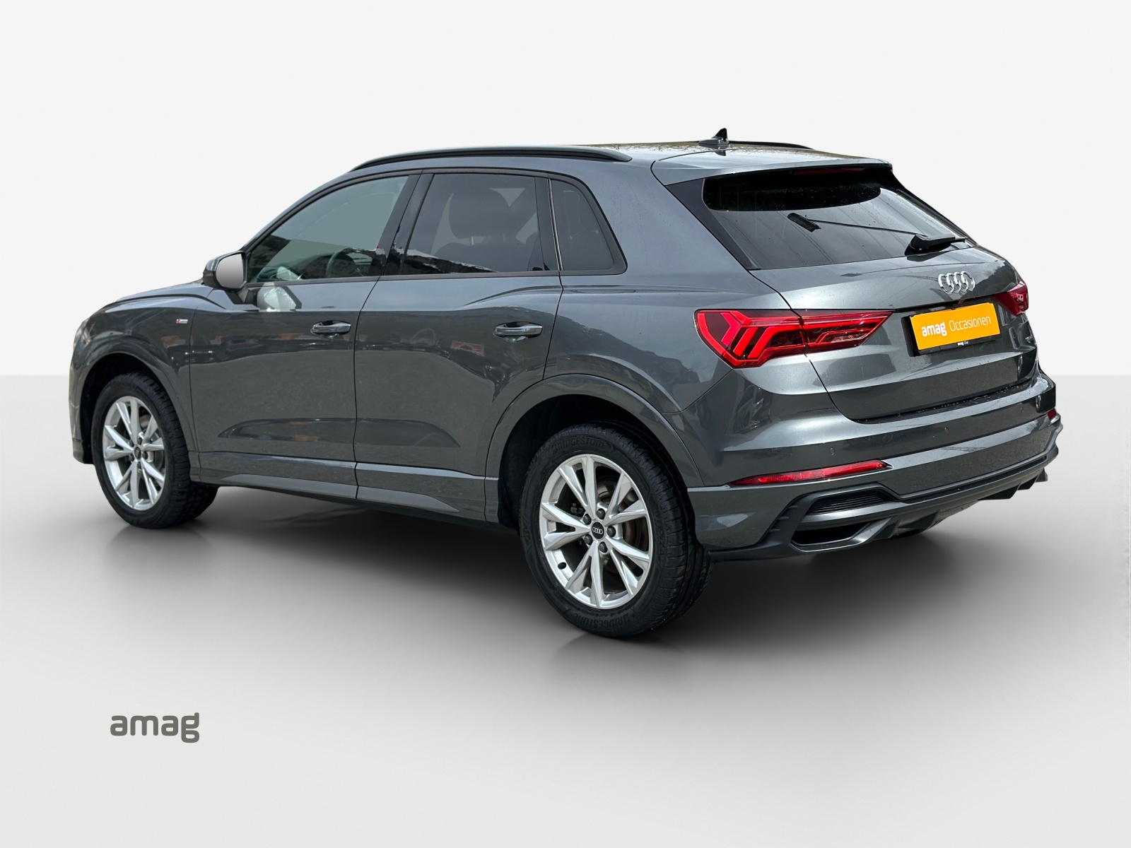 AUDI Q3 35 TDI S line Attraction quattro S-tronic-image-2