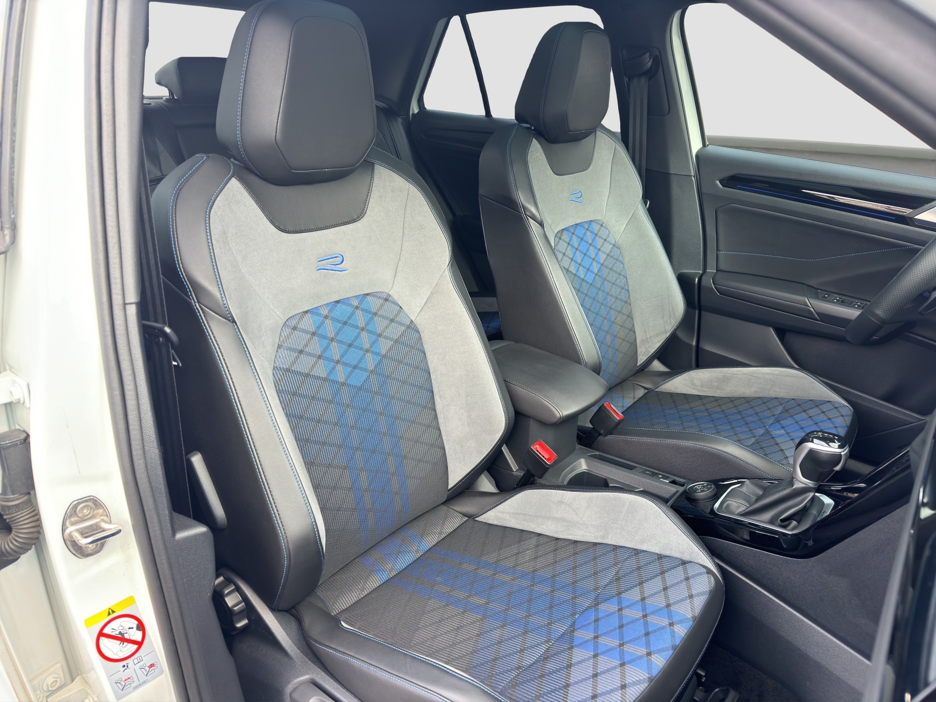 VW T-Roc 2.0 TSI R DSG 4Motion-image-10