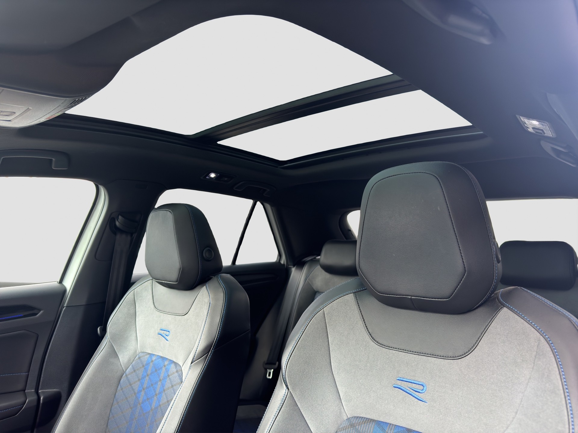 VW T-Roc 2.0 TSI R DSG 4Motion-image-11