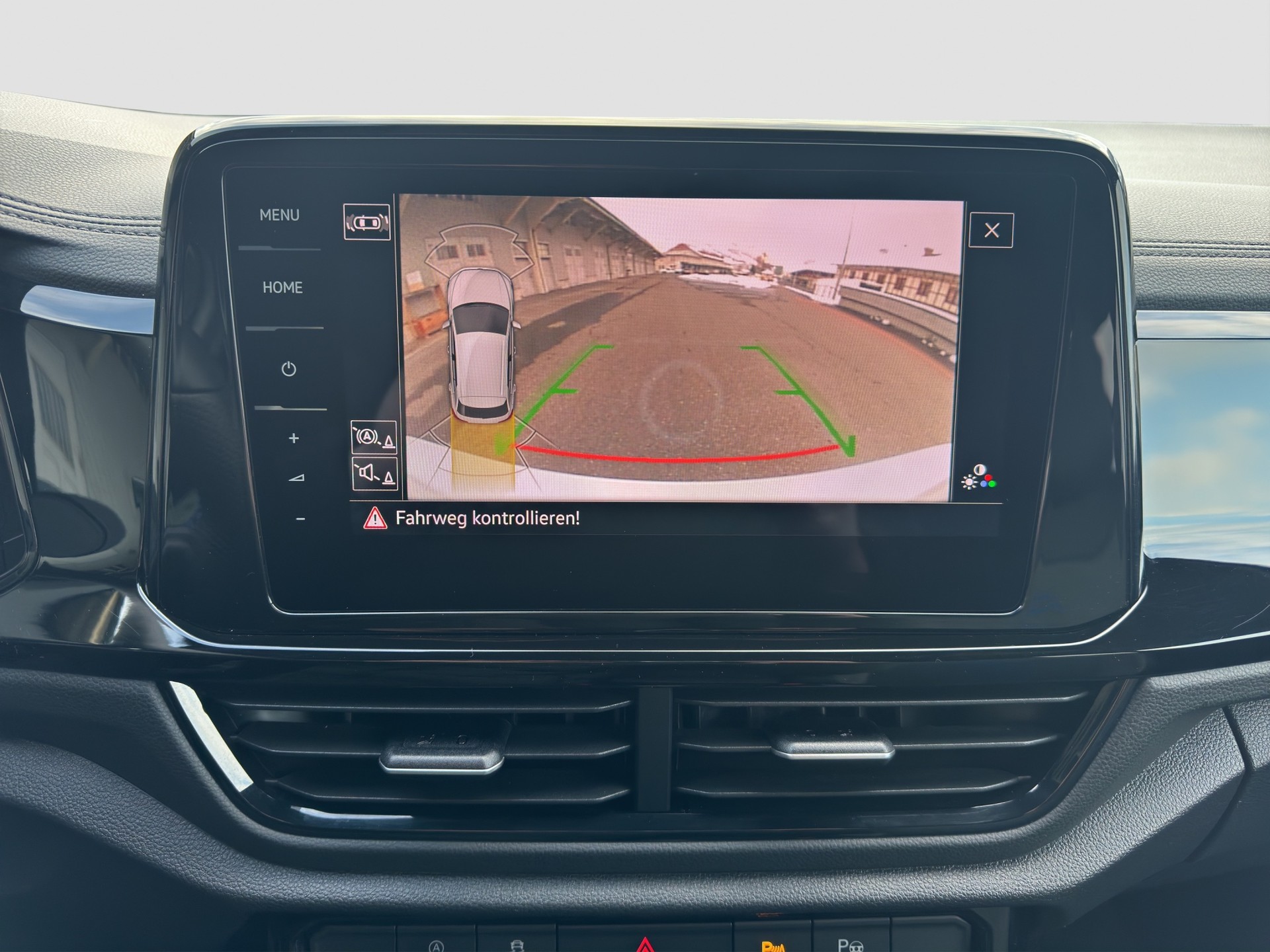 VW T-Roc 2.0 TSI R DSG 4Motion-image-5