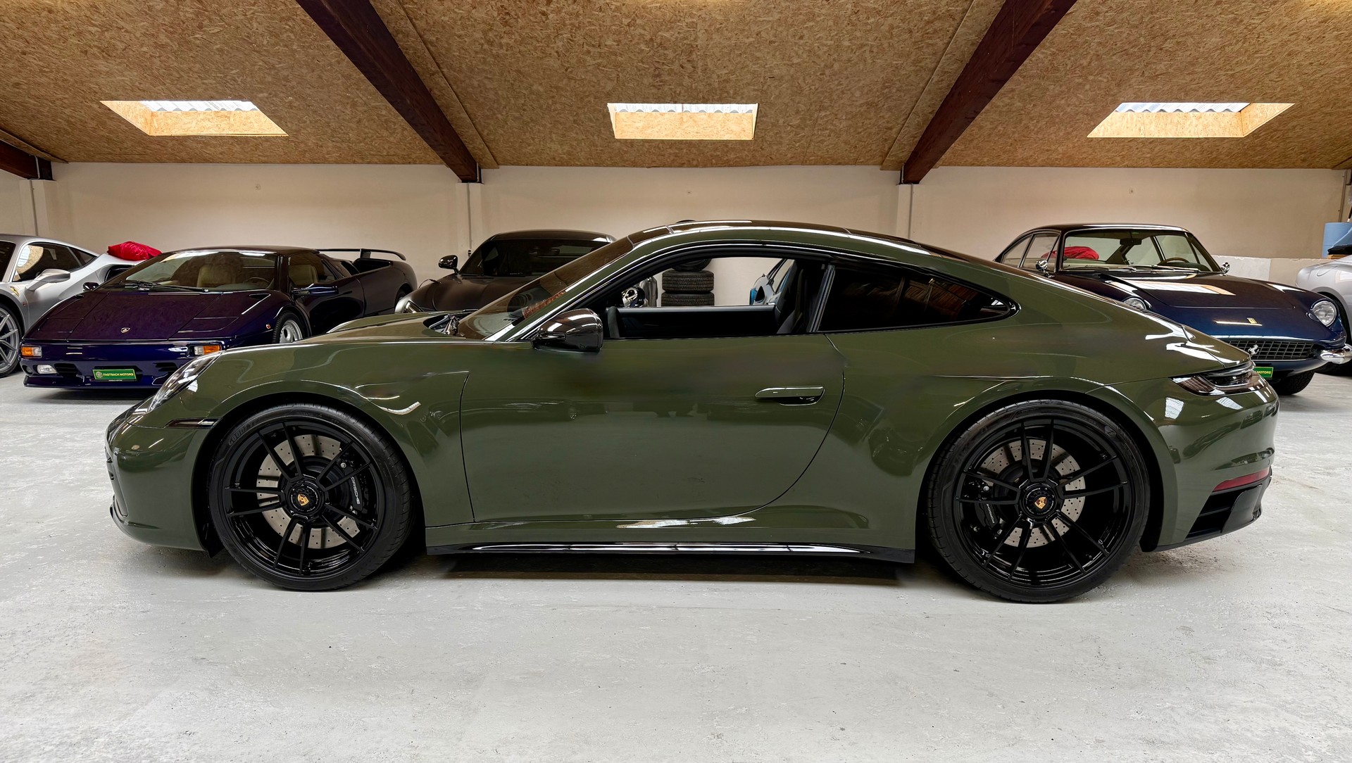 PORSCHE 911 Carrera 4 GTS PDK-image-1