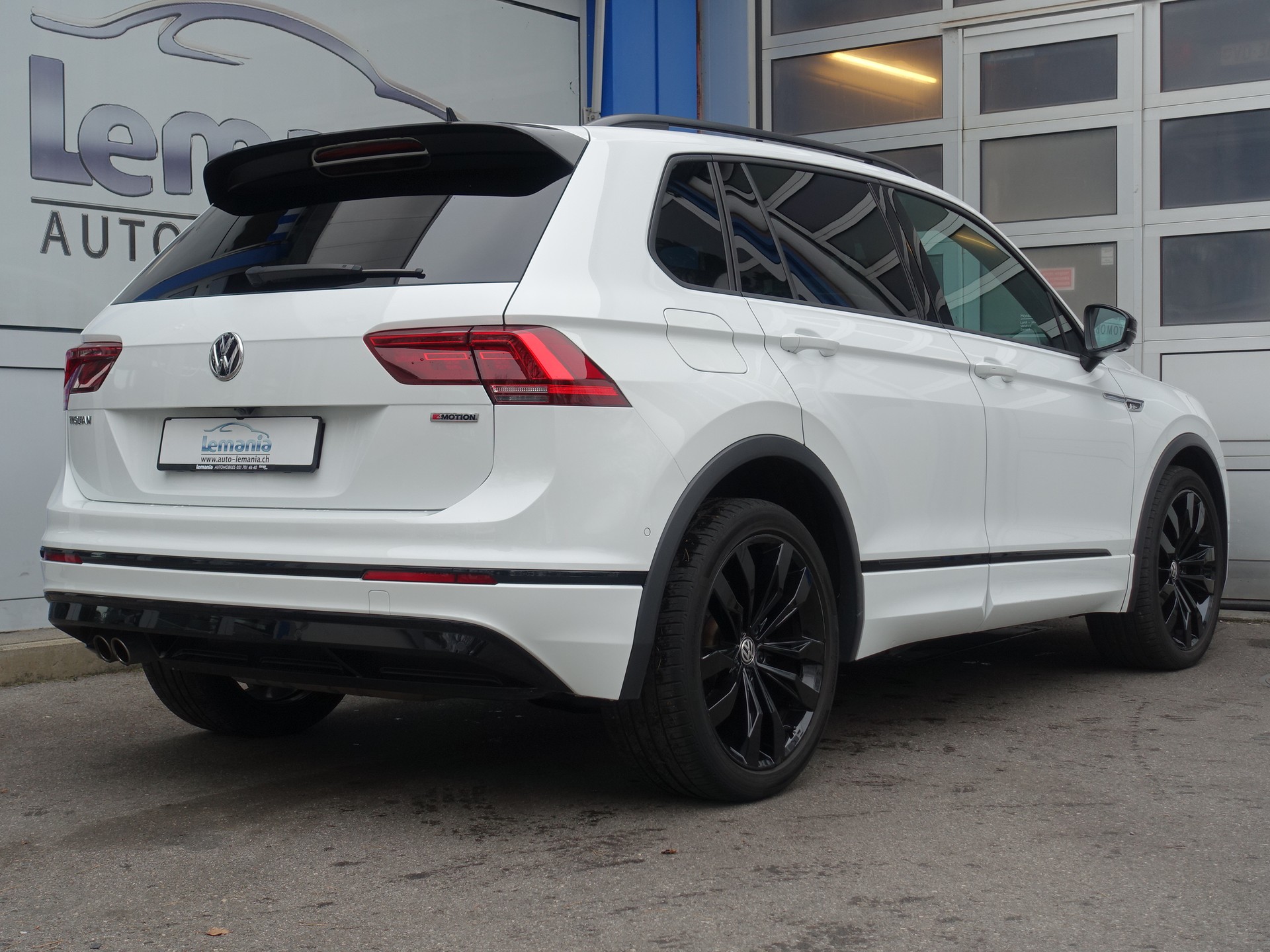 VW Tiguan 2.0TSI Highline 4Motion DSG-image-3