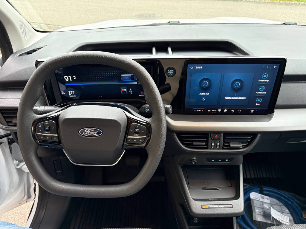 FORD E-Transit Courier Van Trend-image-9