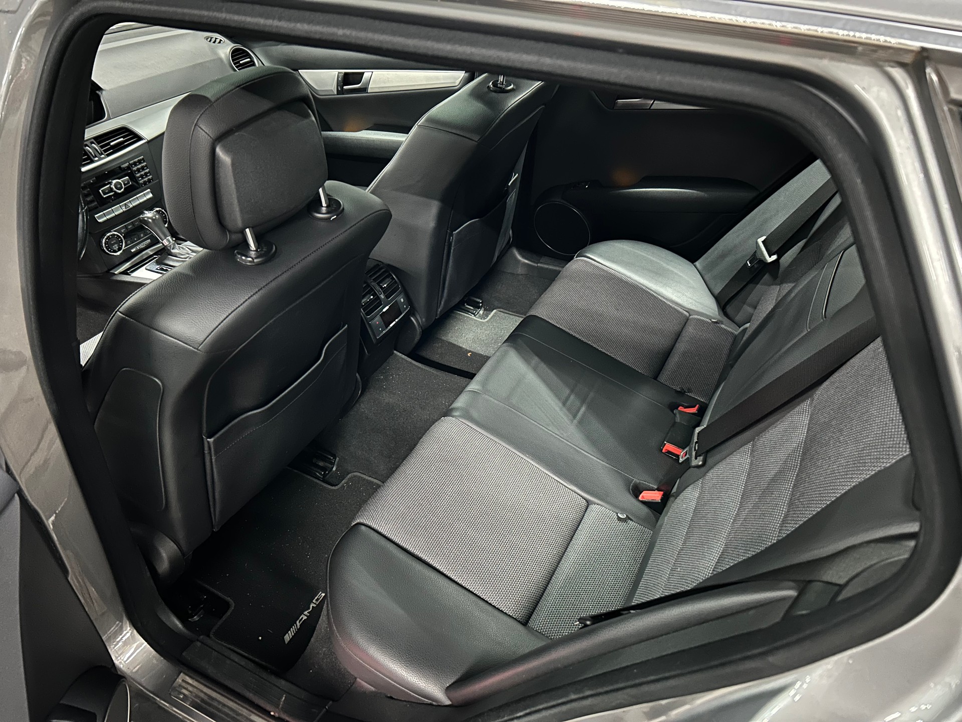 MERCEDES-BENZ C 300 CDI Avantgarde 4Matic 7G-Tronic-image-12