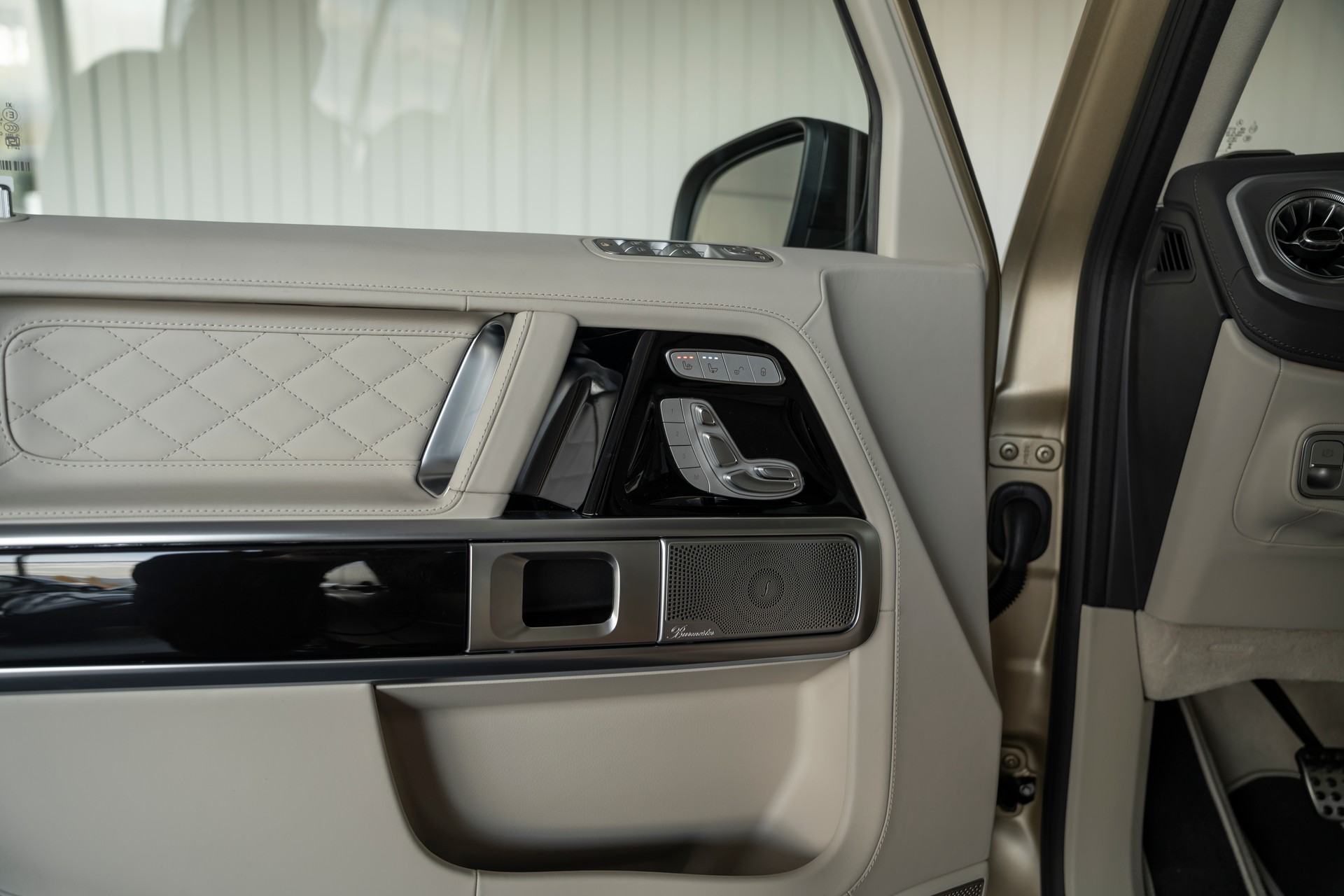 MERCEDES-BENZ G 450d 9G-Tronic-image-9