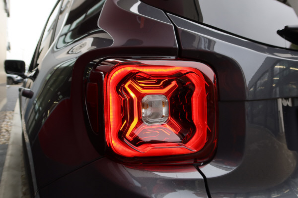 JEEP Renegade 1.5 MHEV Sw.LimP-image-10