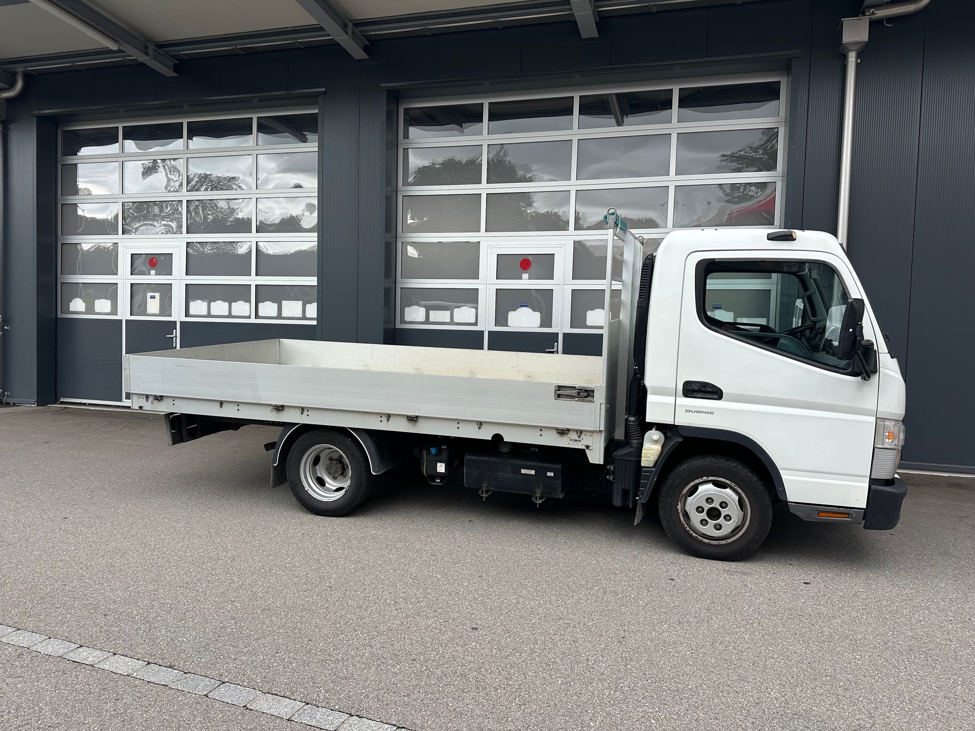 MITSUBISHI FUSO Canter 3C15-image-1