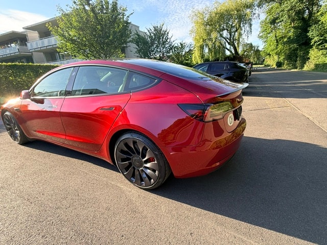 TESLA Model 3 Performance Dual Motor AWD-image-2