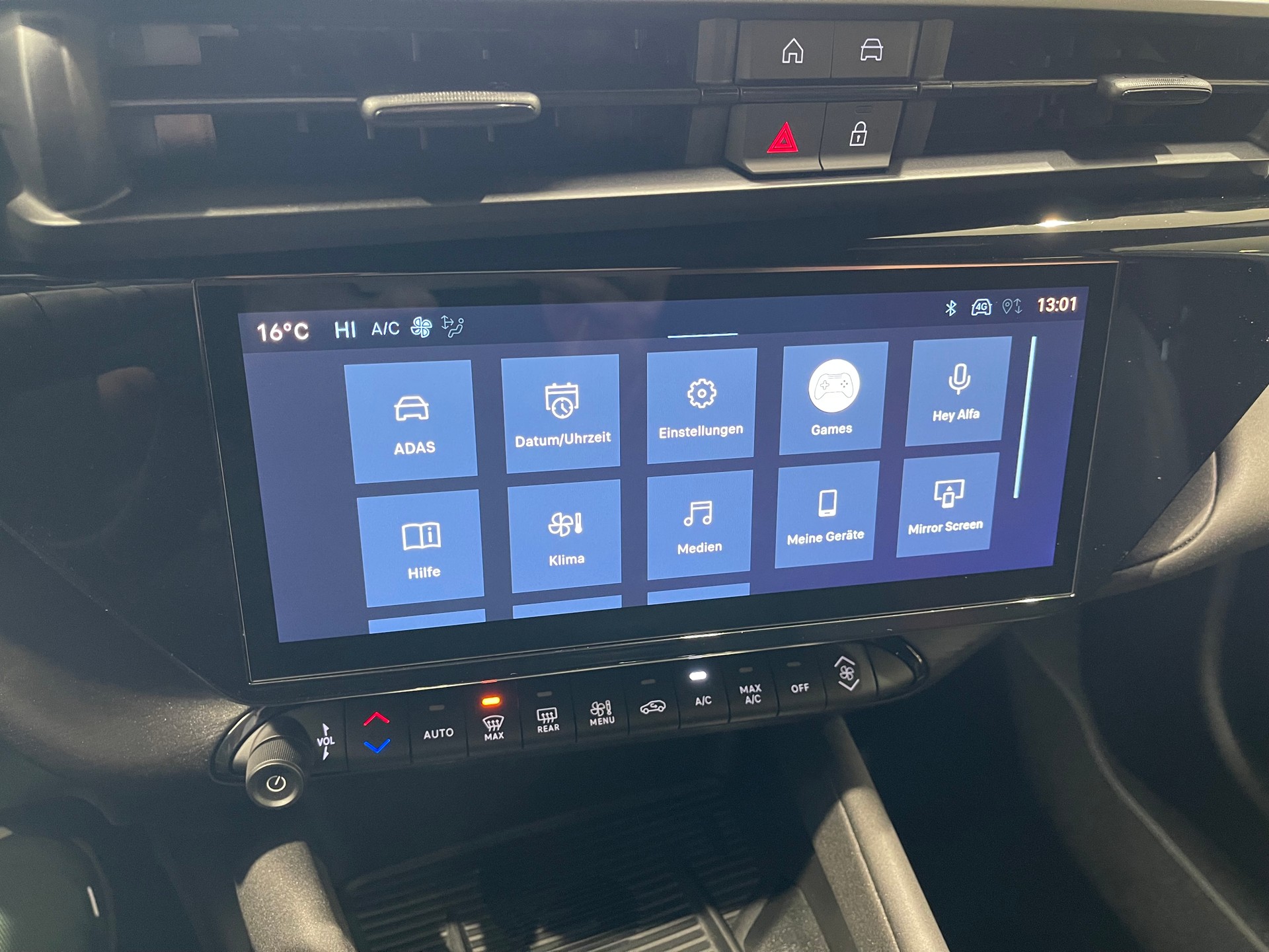 ALFA ROMEO Junior 1.2 48V Hybrid Q4-image-24