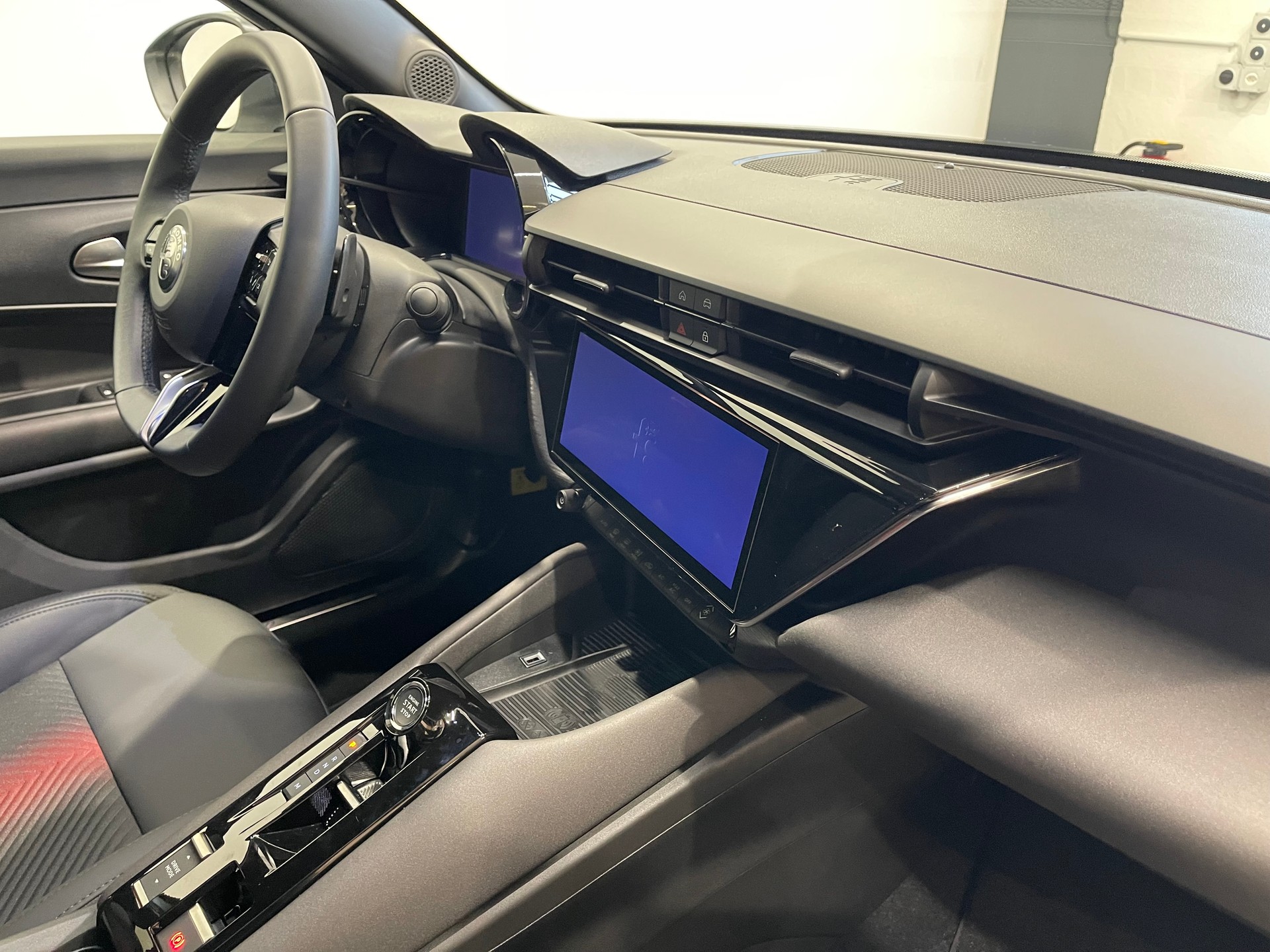 ALFA ROMEO Junior 1.2 48V Hybrid Q4-image-14