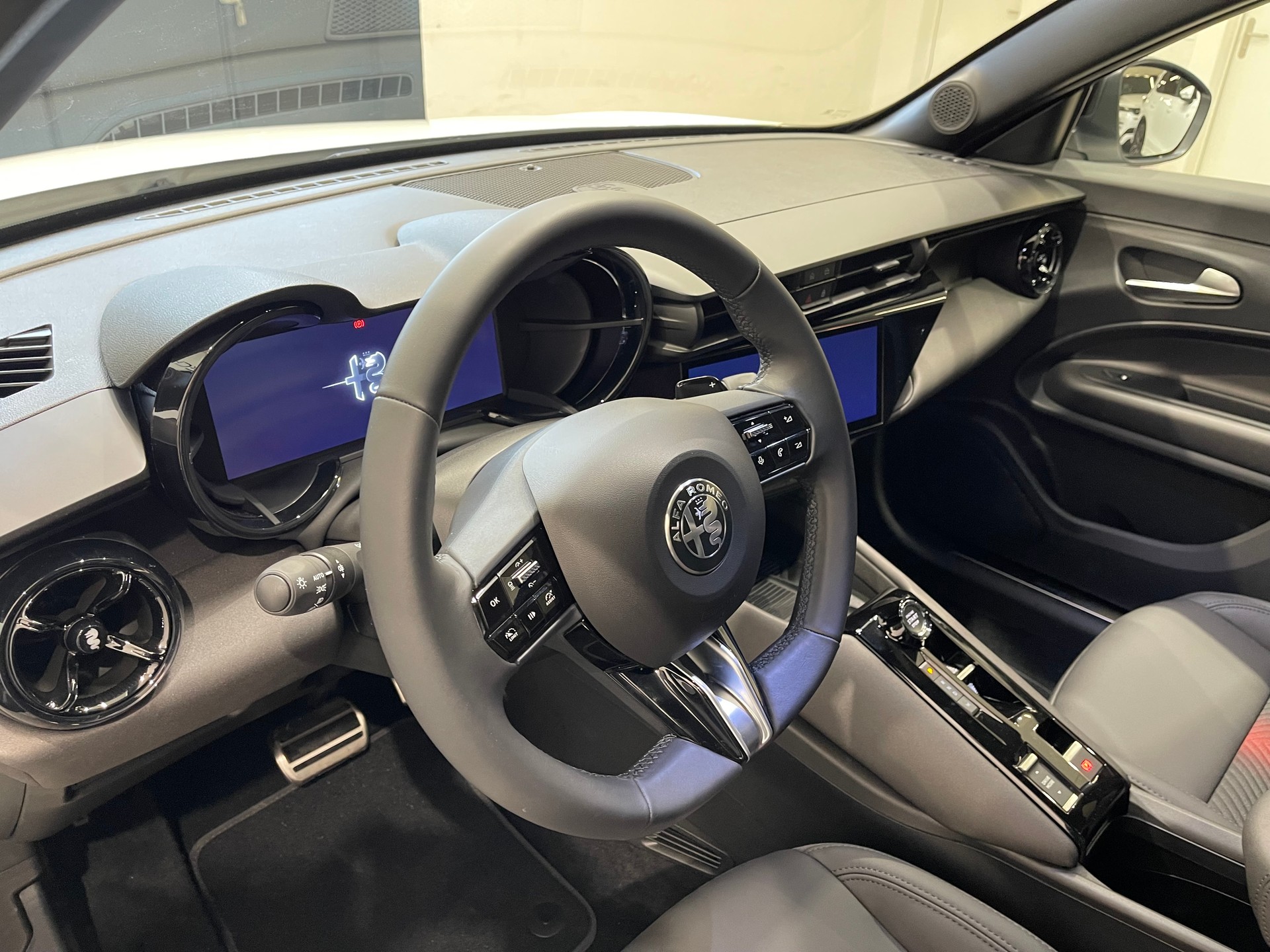 ALFA ROMEO Junior 1.2 48V Hybrid Q4-image-9