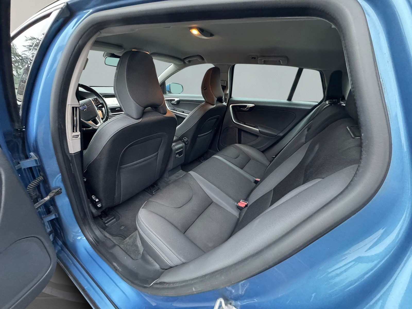 VOLVO V60 D3 Summum-image-8