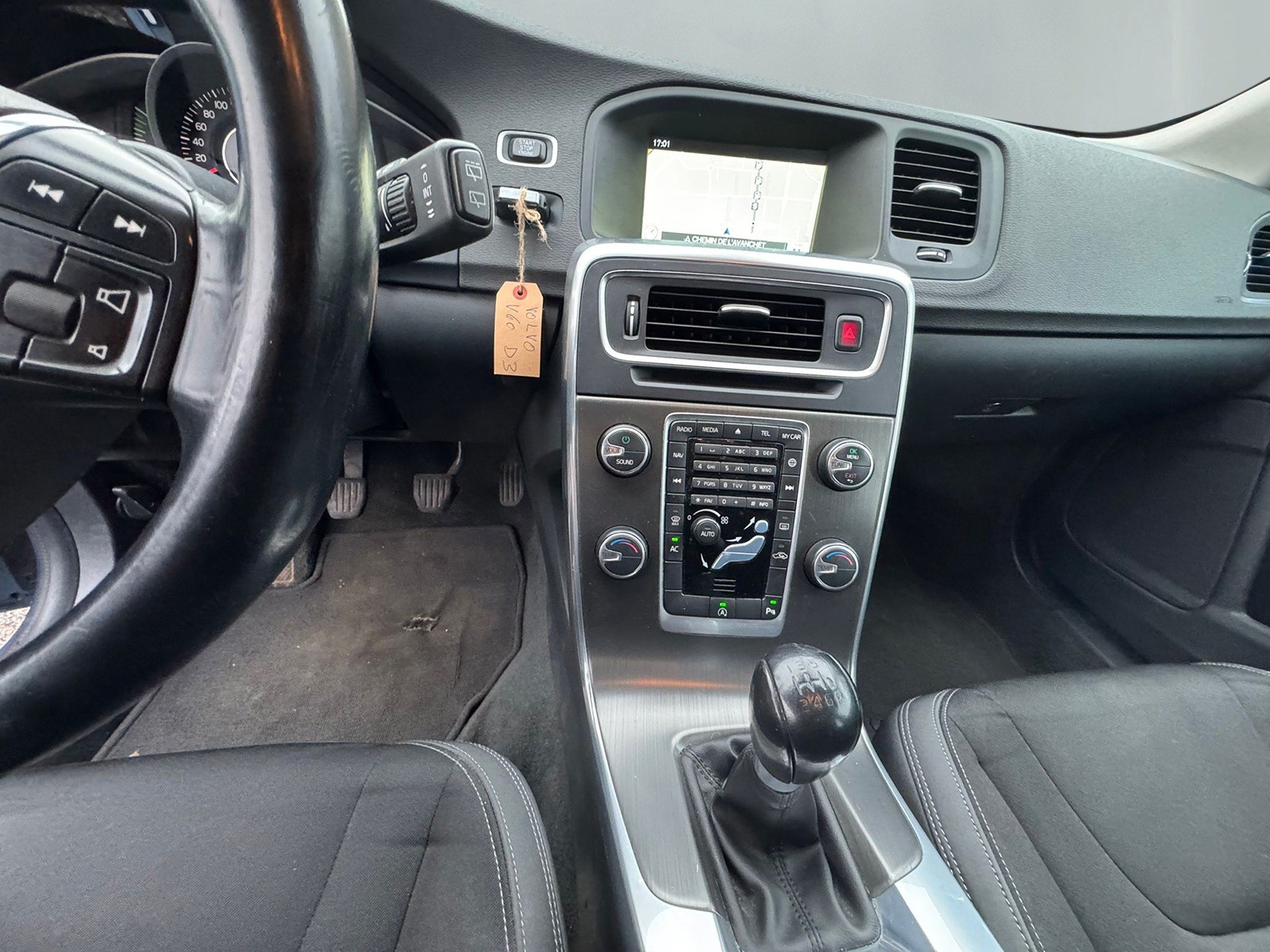 VOLVO V60 D3 Summum-image-13