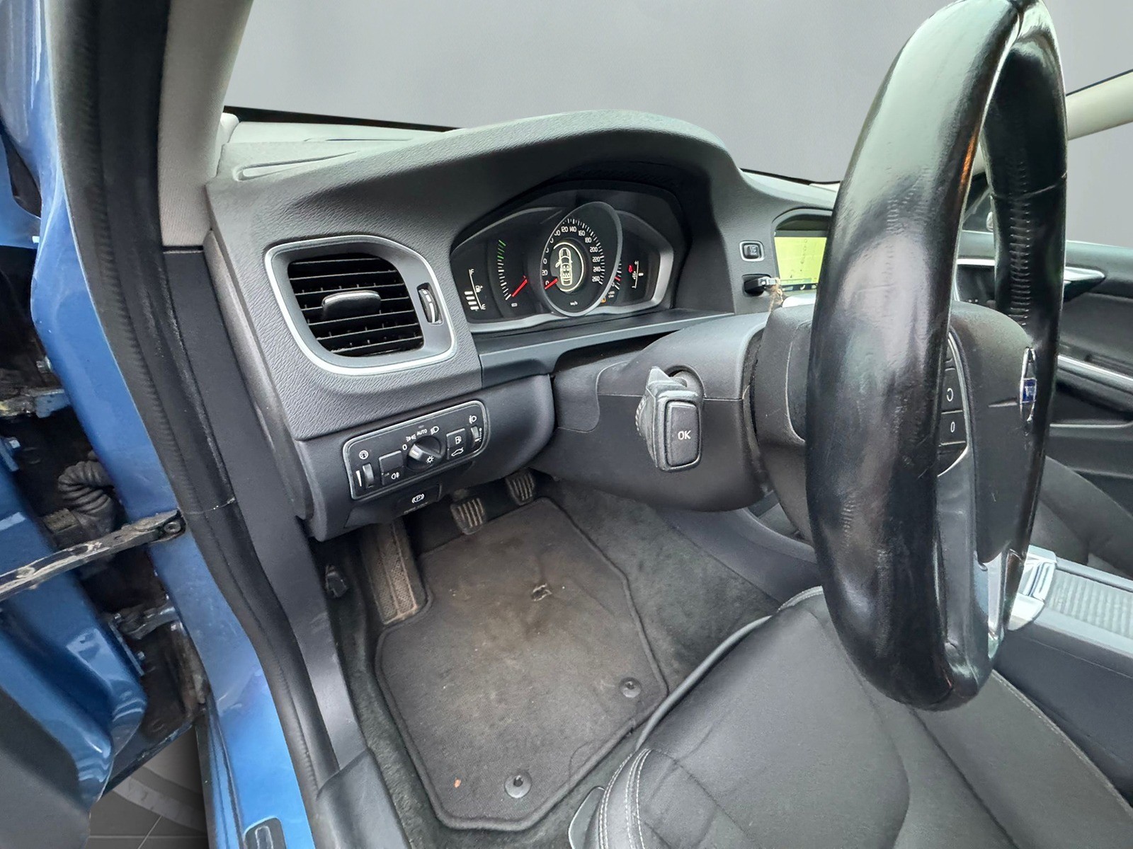 VOLVO V60 D3 Summum-image-11