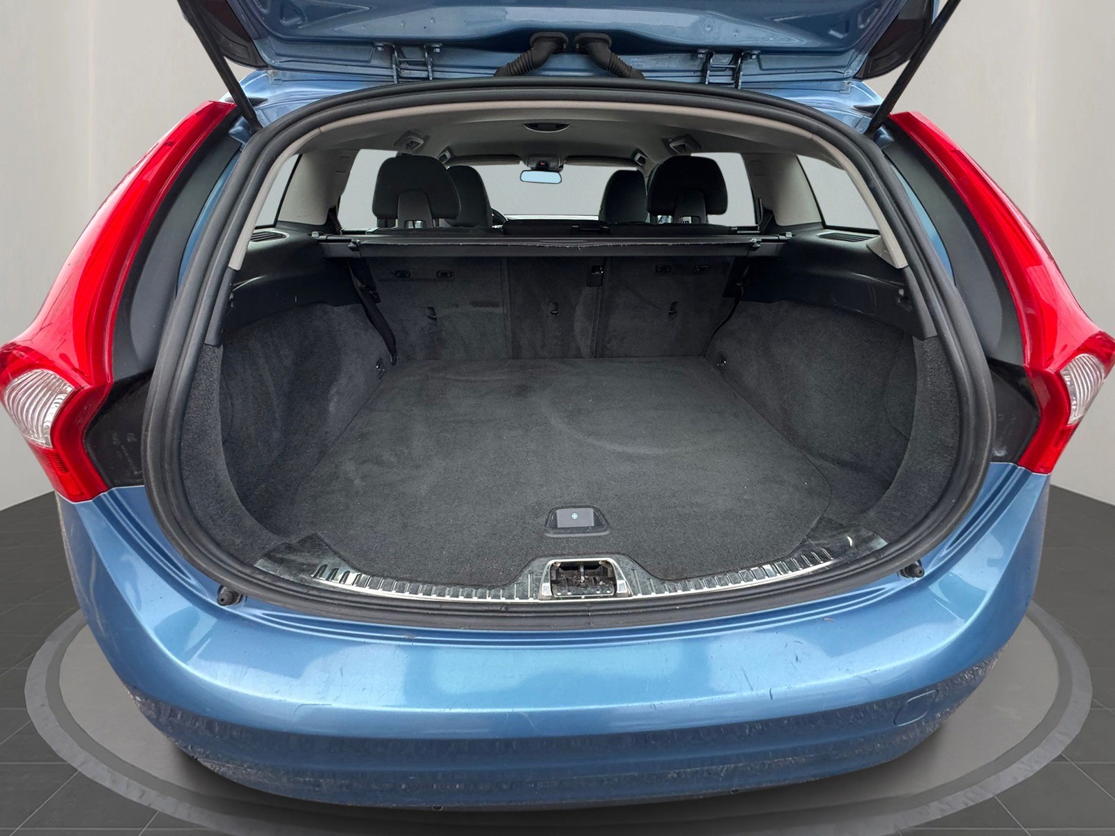 VOLVO V60 D3 Summum-image-4