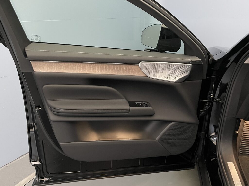 VOLVO ES90 Single Motor Extended Range Ultra-image-10