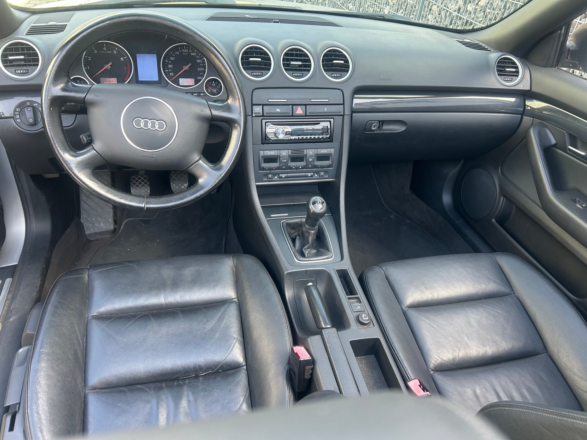 AUDI A4 Cabriolet 1.8 Turbo-image-9