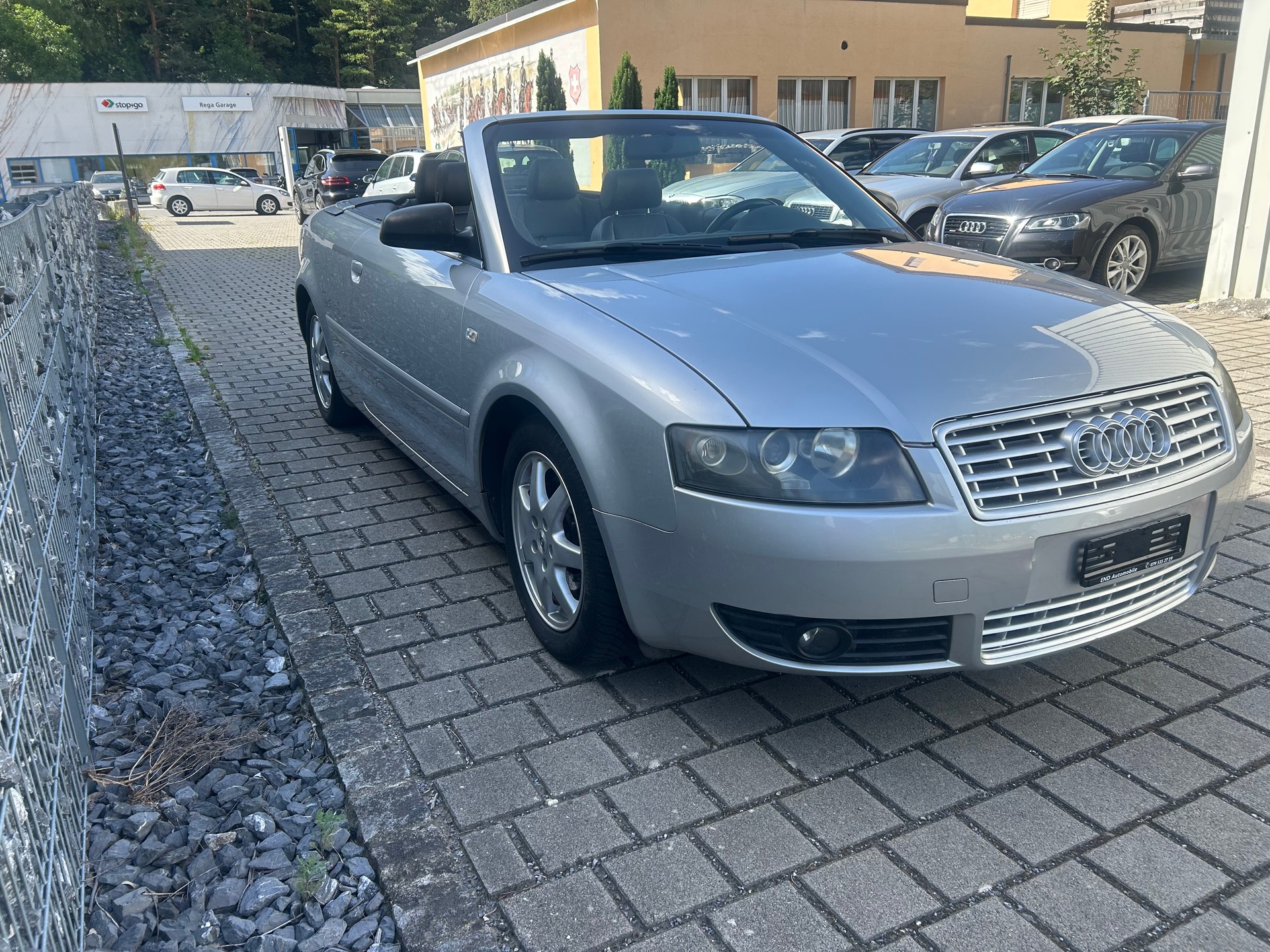 AUDI A4 Cabriolet 1.8 Turbo-image-2
