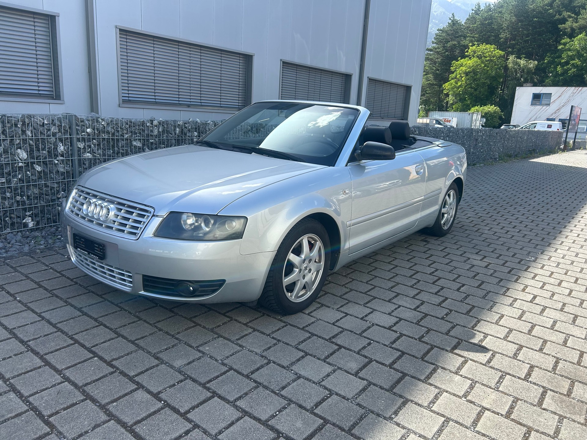AUDI A4 Cabriolet 1.8 Turbo-image-1