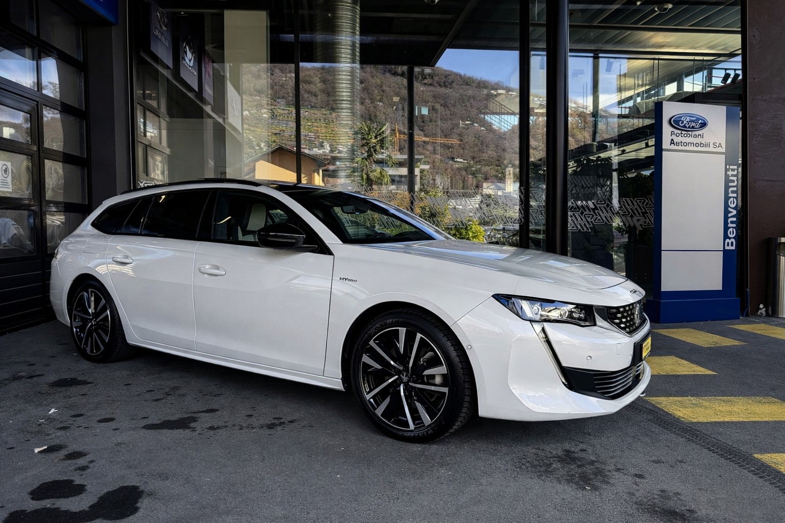 PEUGEOT 508 SW 1.6 PHEV GT EAT8-image-3