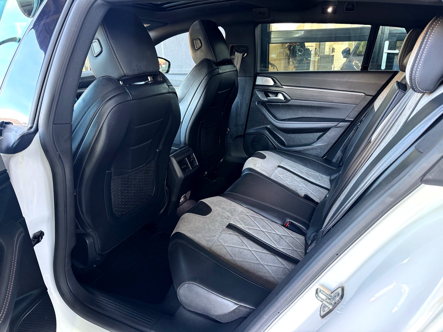PEUGEOT 508 SW 1.6 PHEV GT EAT8-image-8