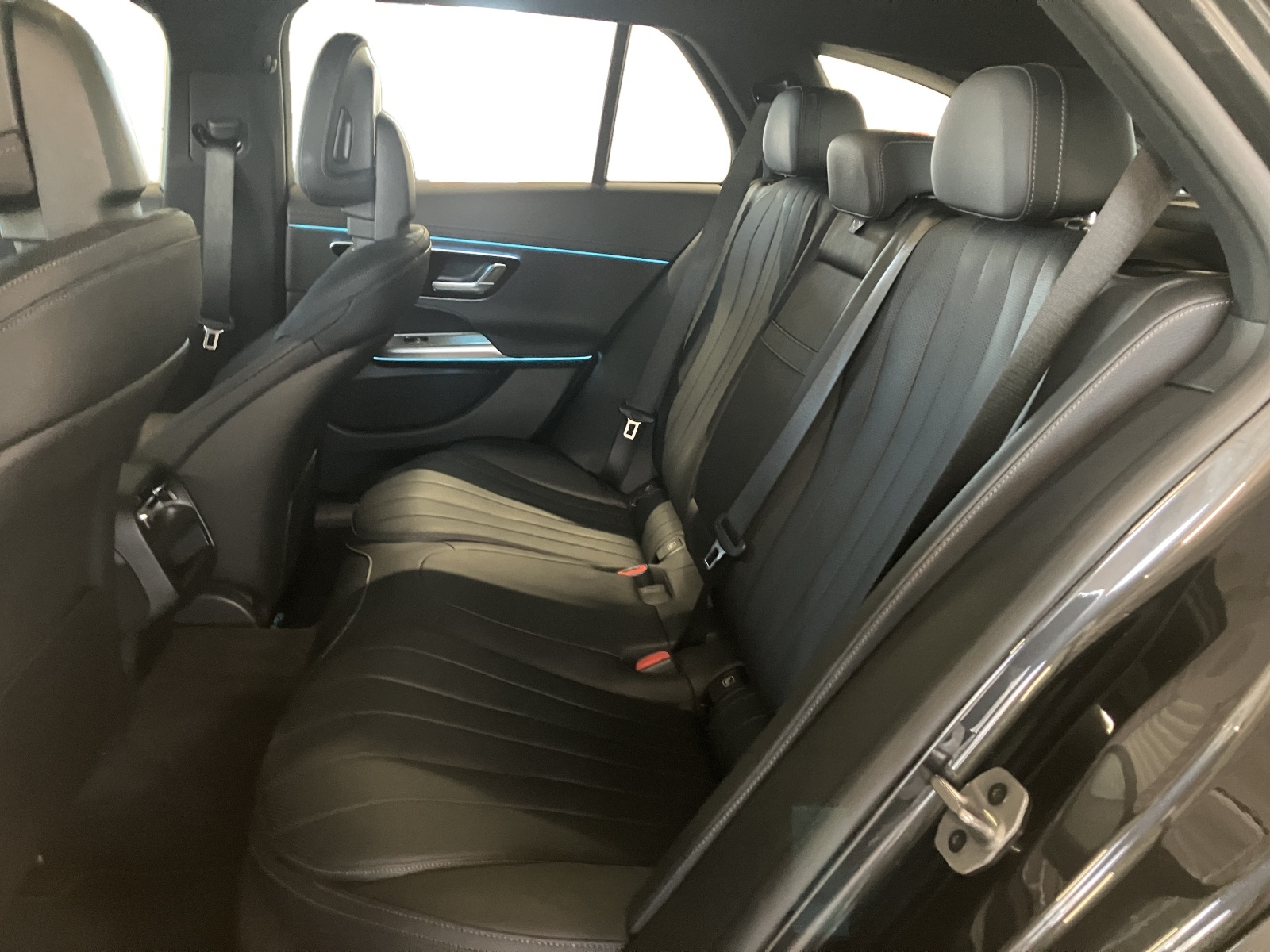 MERCEDES-BENZ E 200 AMG Line 4MATIC Kombi-image-7