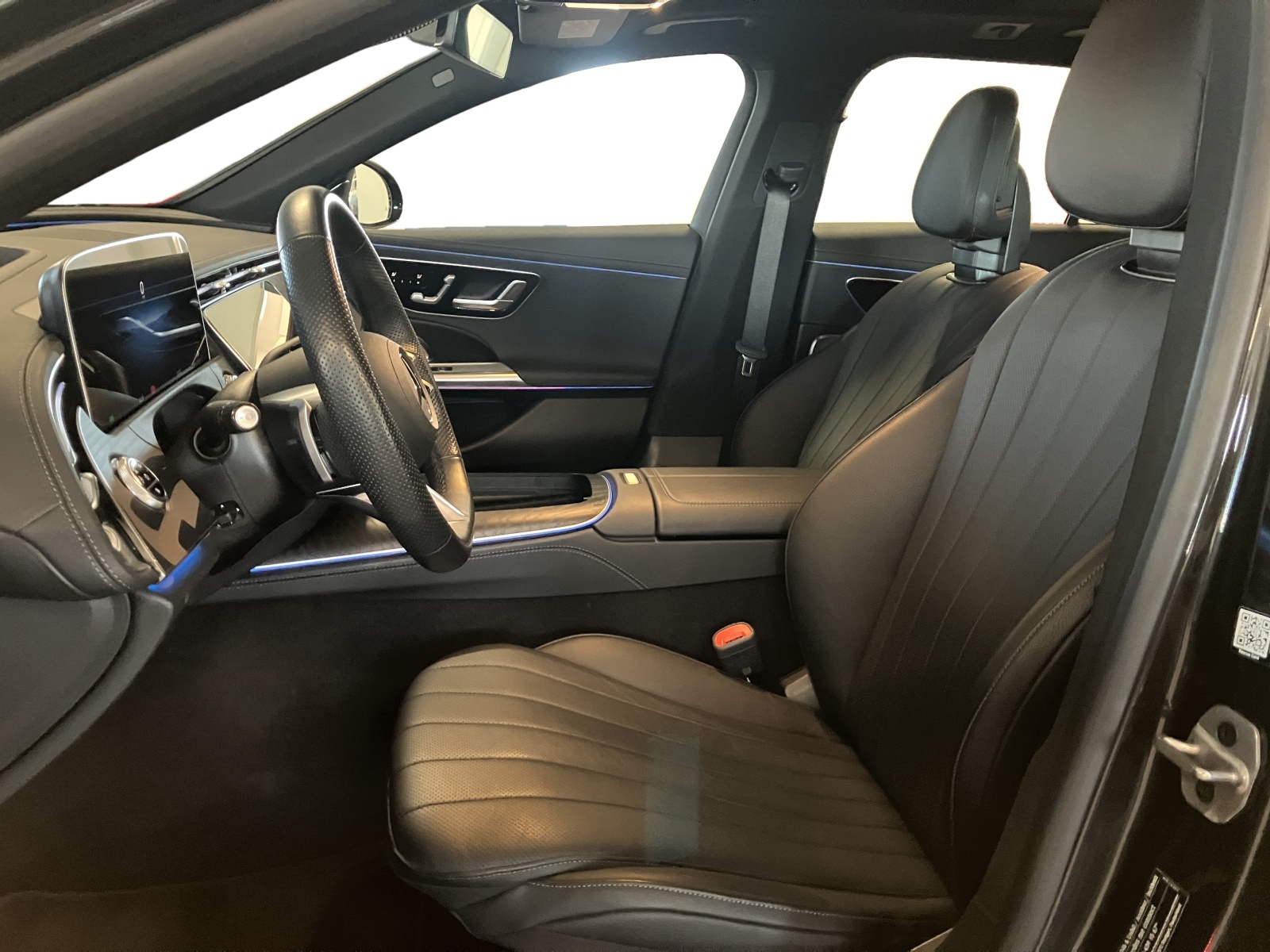 MERCEDES-BENZ E 200 AMG Line 4MATIC Kombi-image-6
