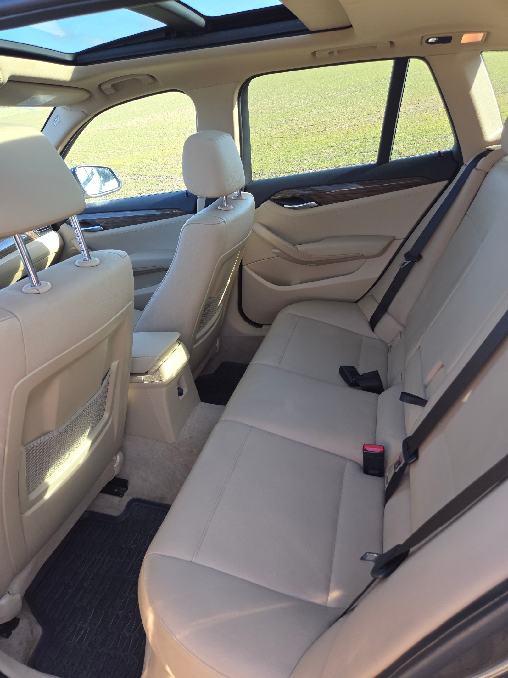 BMW X1 xDrive 20i Steptronic-image-9