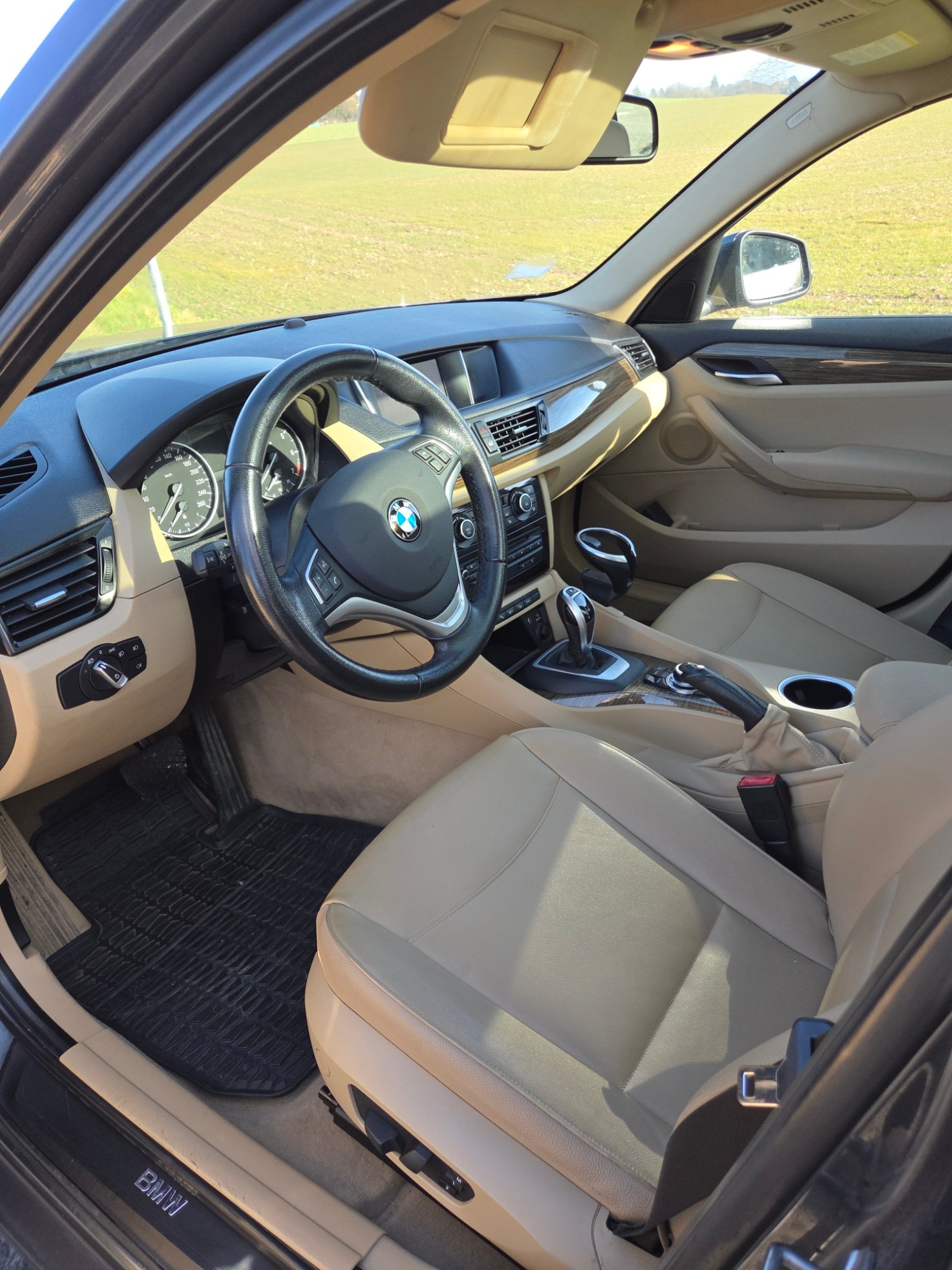 BMW X1 xDrive 20i Steptronic-image-8