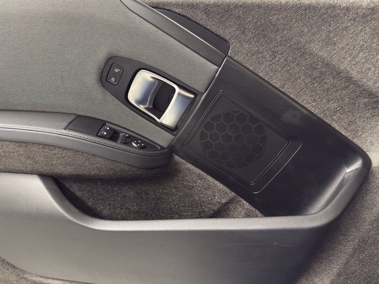 BMW i3s (120Ah)-image-14