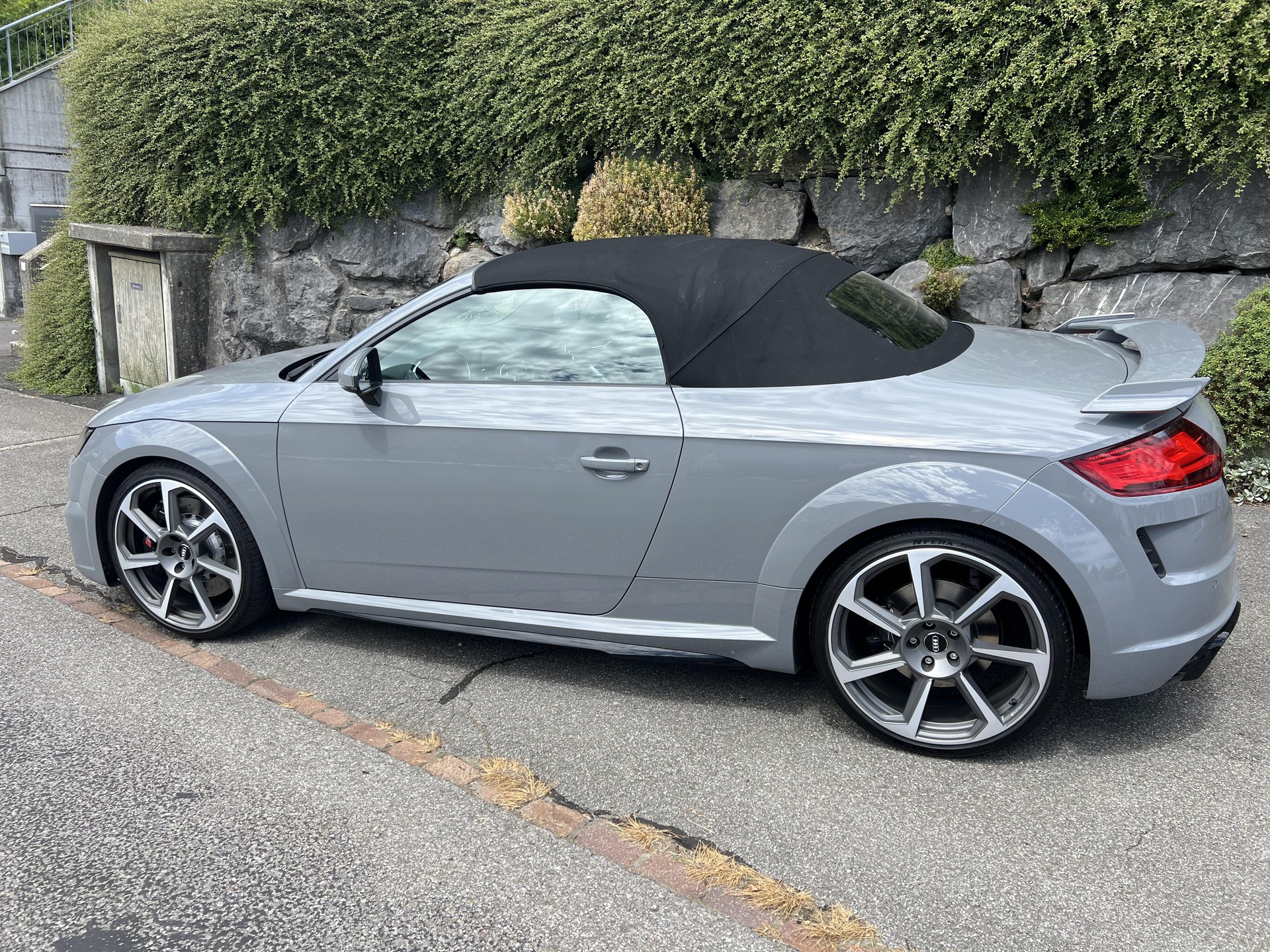 AUDI TT Roadster TTRS S-tronic-image-9