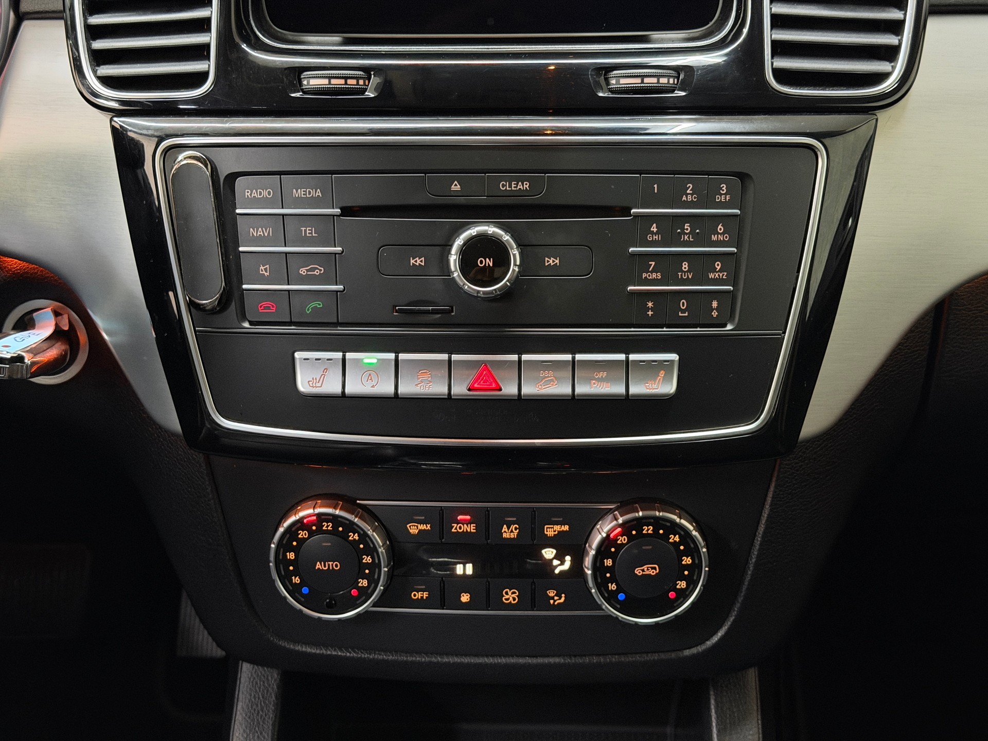 MERCEDES-BENZ GLE 250 d Executive 4Matic 9G-Tronic-image-13