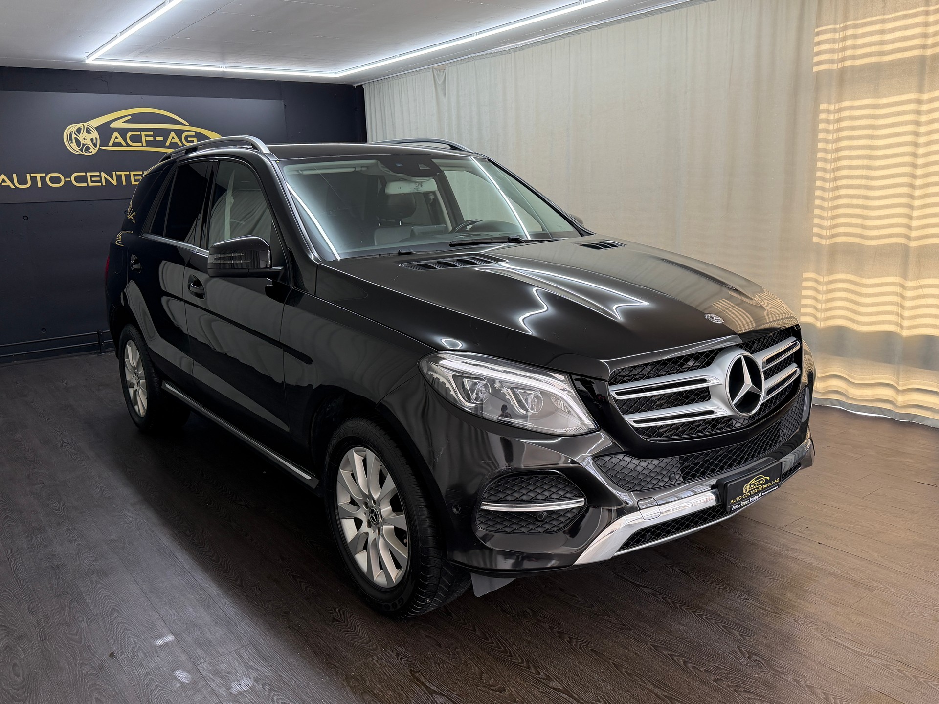 MERCEDES-BENZ GLE 250 d Executive 4Matic 9G-Tronic-image-2