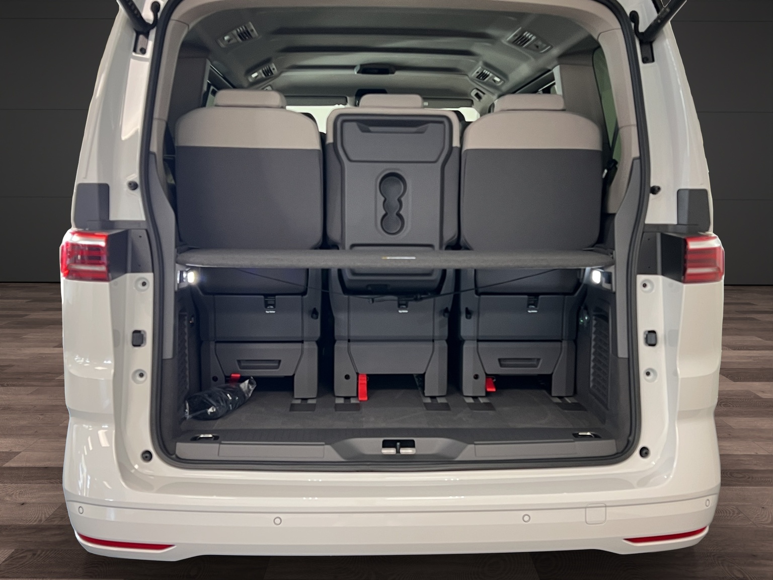 VW Multivan 2.0 TDI Life Edition DSG-image-12