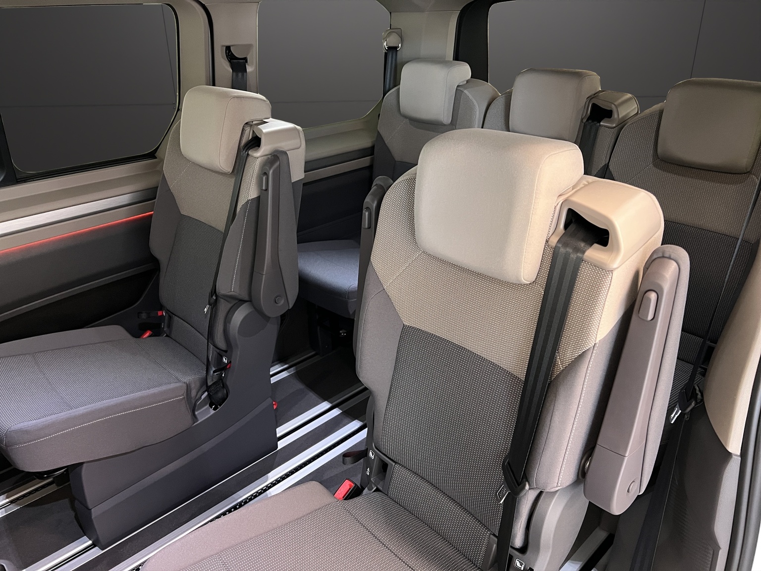 VW Multivan 2.0 TDI Life Edition DSG-image-8