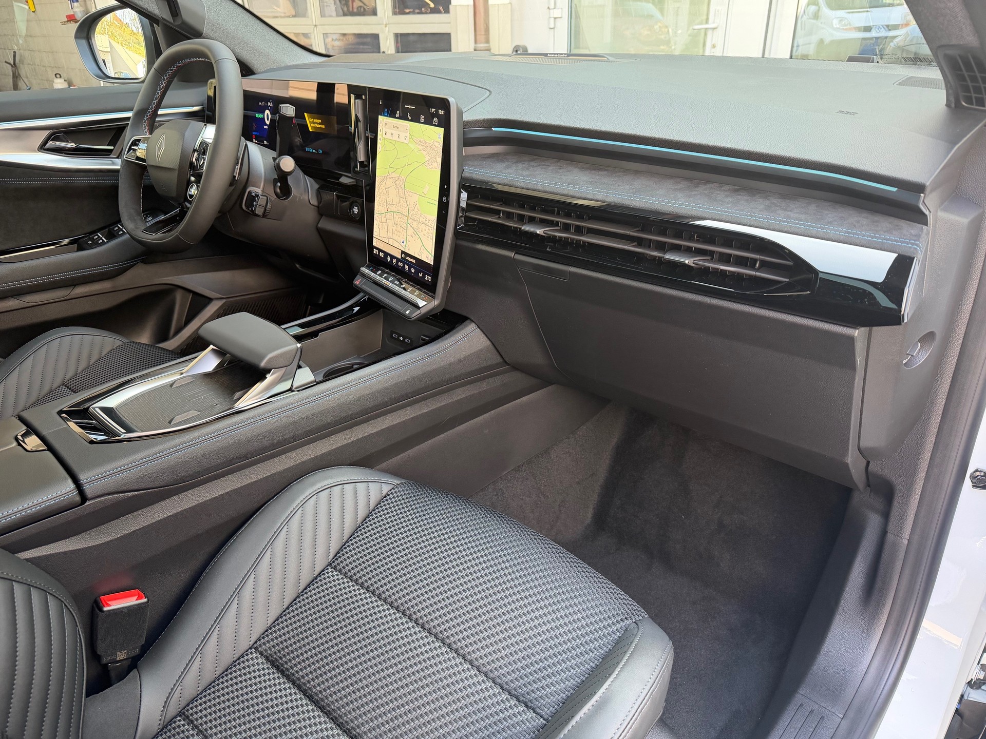 RENAULT Austral 1.2 HEV 200 esprit Alpine A-image-5