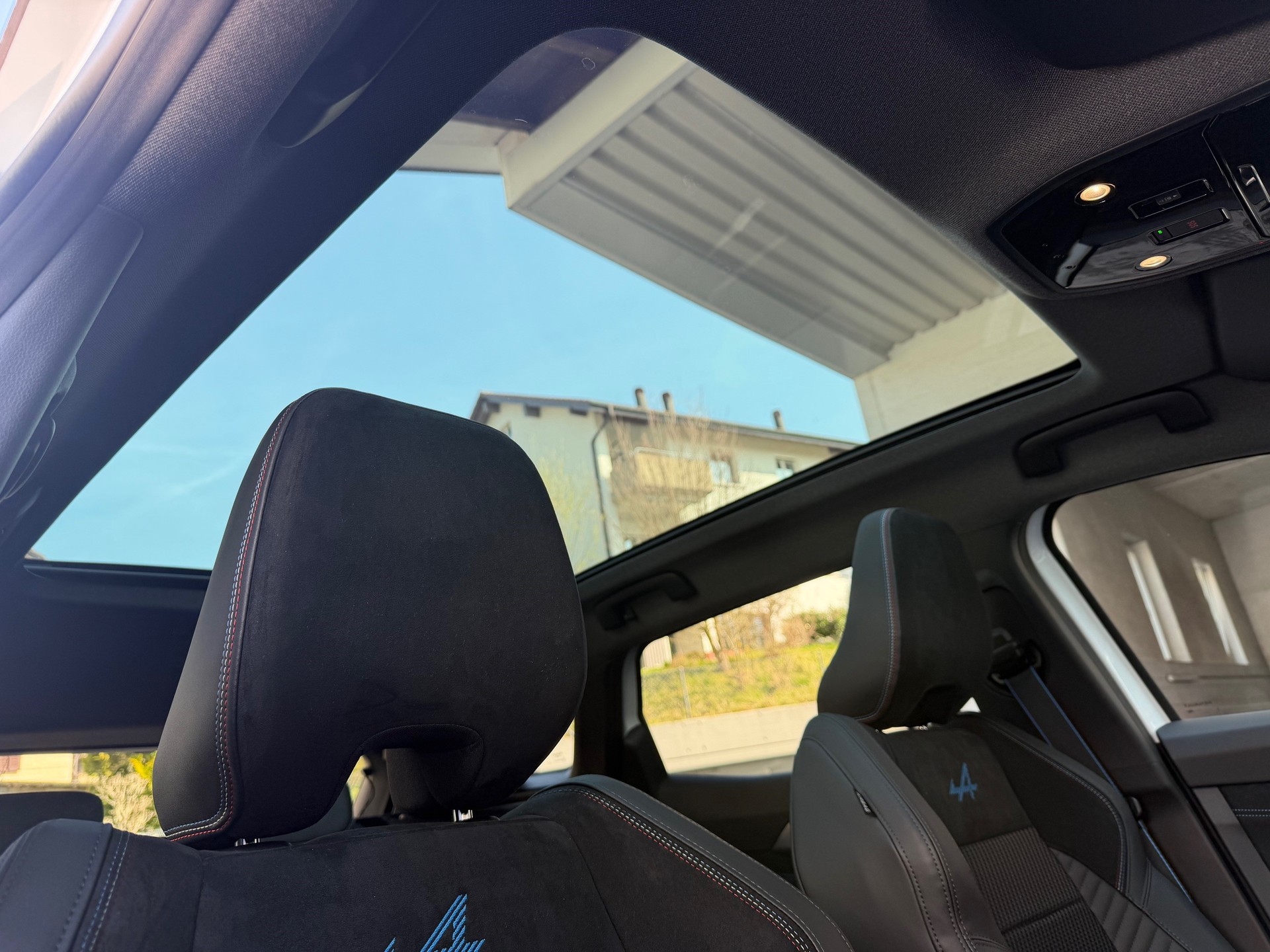RENAULT Austral 1.2 HEV 200 esprit Alpine A-image-9
