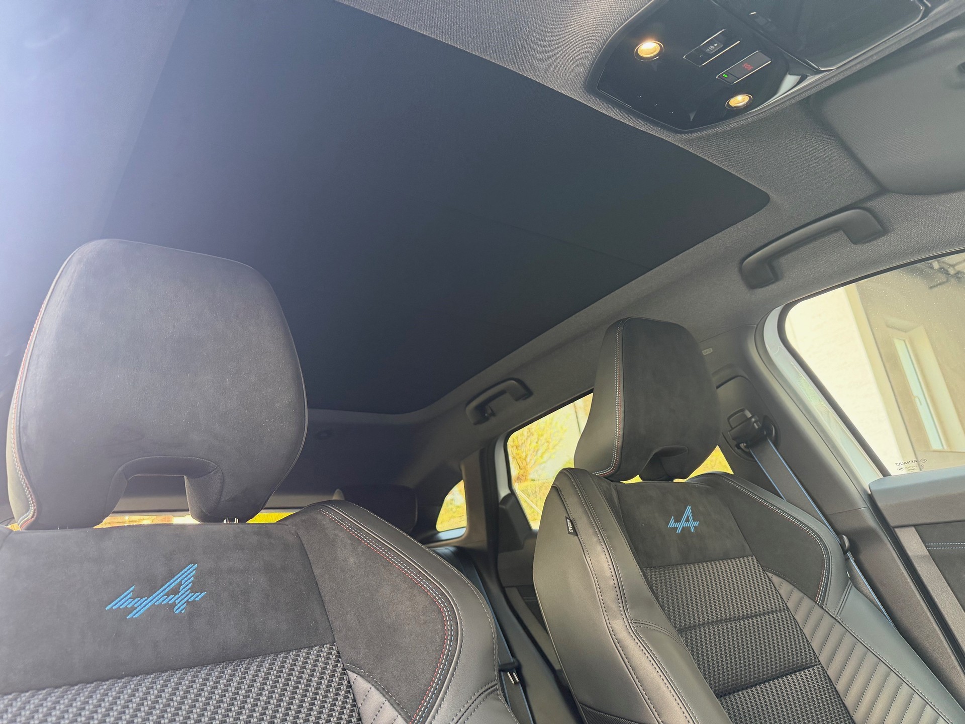 RENAULT Austral 1.2 HEV 200 esprit Alpine A-image-10