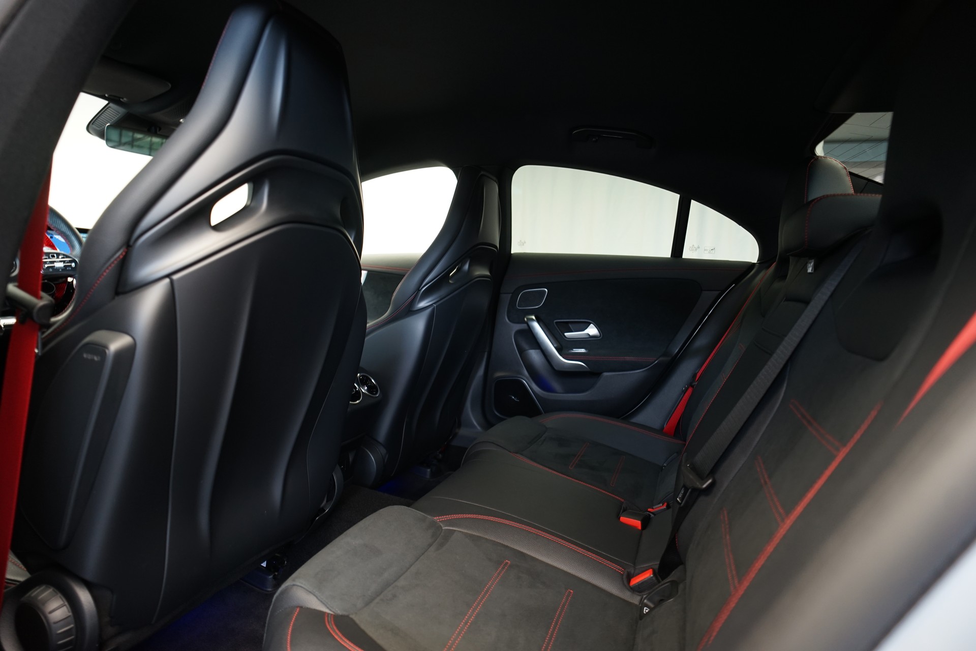 MERCEDES-BENZ CLA 45 S AMG 4Matic+ 8G-DCT *CH-Fahrzeug* *Performance Sitze*-image-23