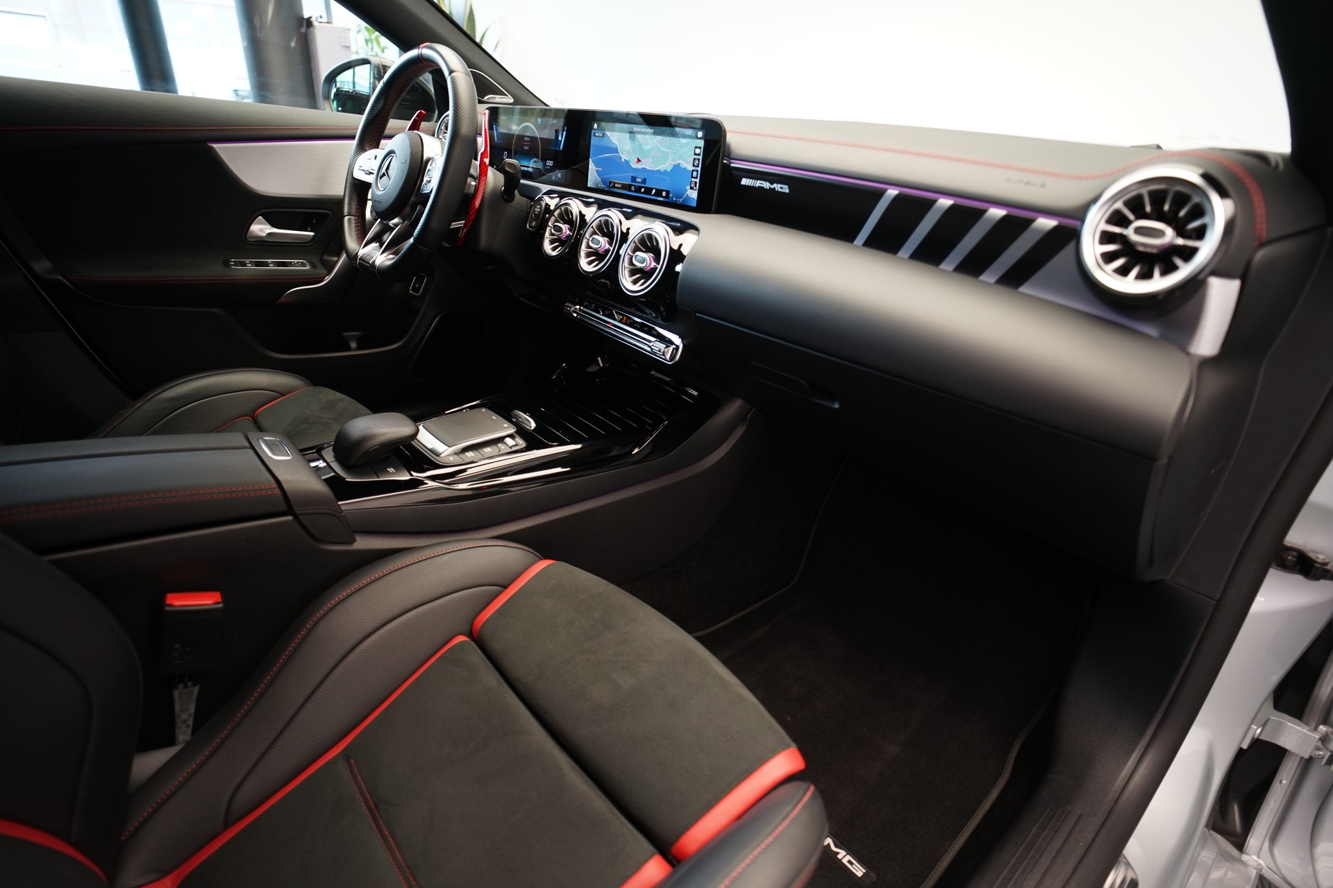 MERCEDES-BENZ CLA 45 S AMG 4Matic+ 8G-DCT *CH-Fahrzeug* *Performance Sitze*-image-19