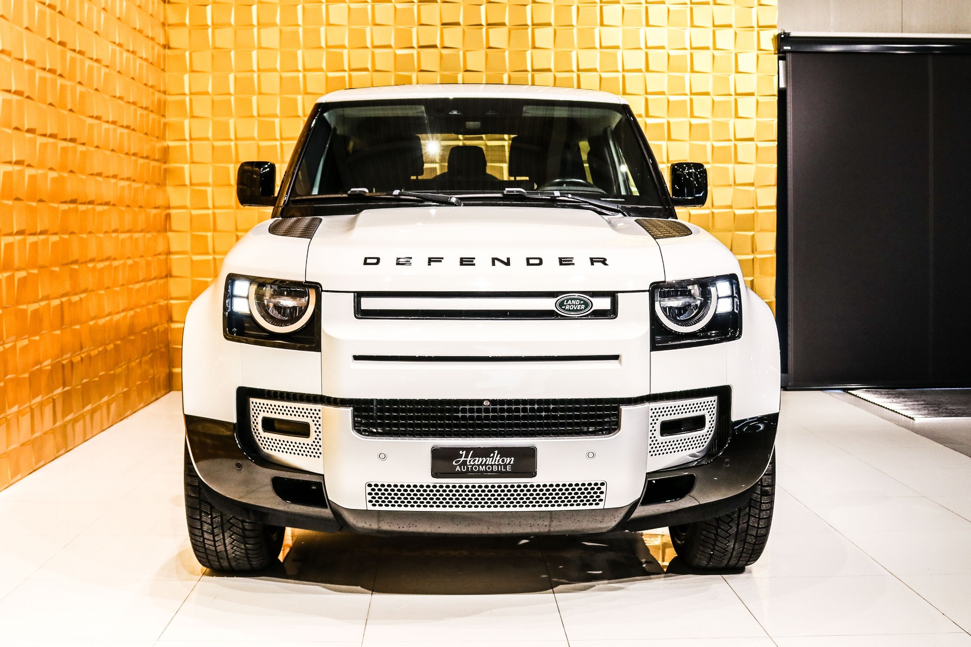 LAND ROVER Defender 90 3.0D I6 X-Dynamic AT8 (22' RAD. / 11.4' SCREEN)-image-2