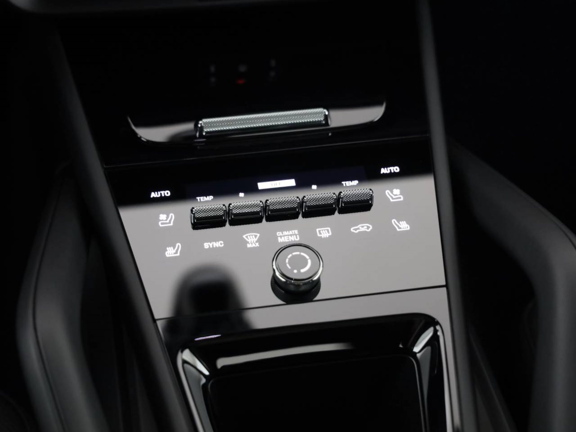 PORSCHE Cayenne S E-Hybrid Black Edition-image-14