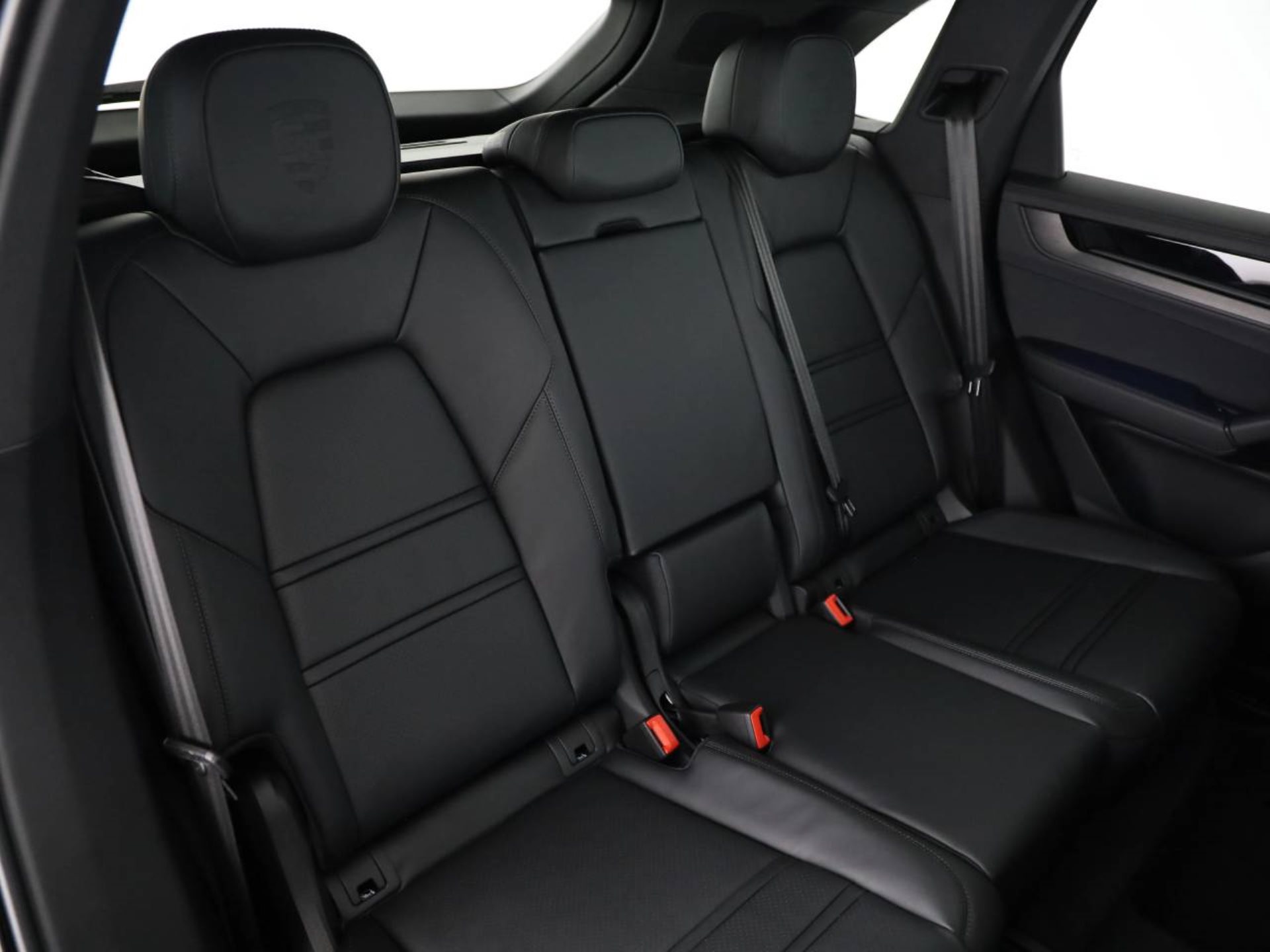 PORSCHE Cayenne S E-Hybrid Black Edition-image-19