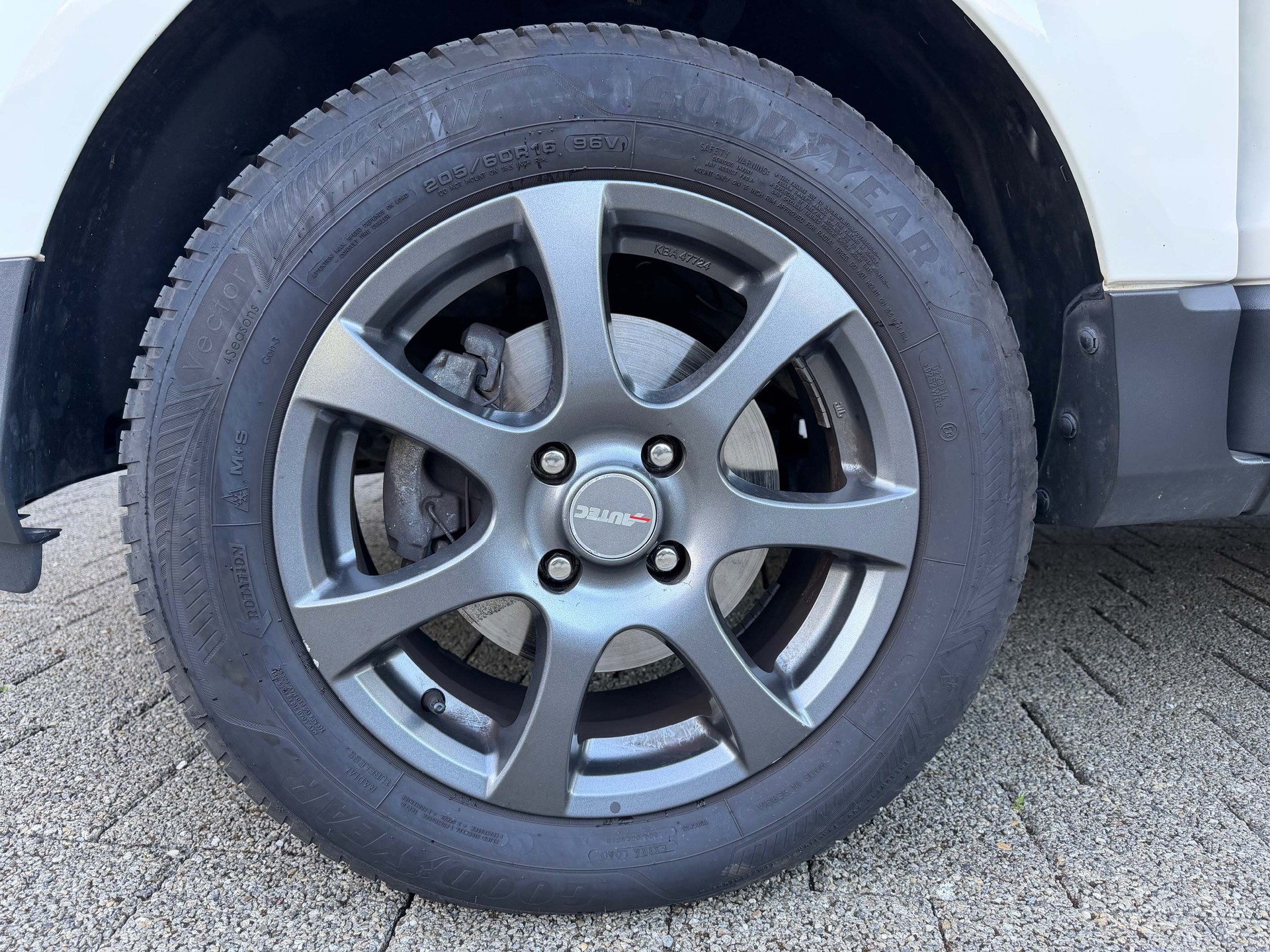 FORD EcoSport 1.5 Titanium, ab Service und MFK vom FORD-Spezialisten-image-12